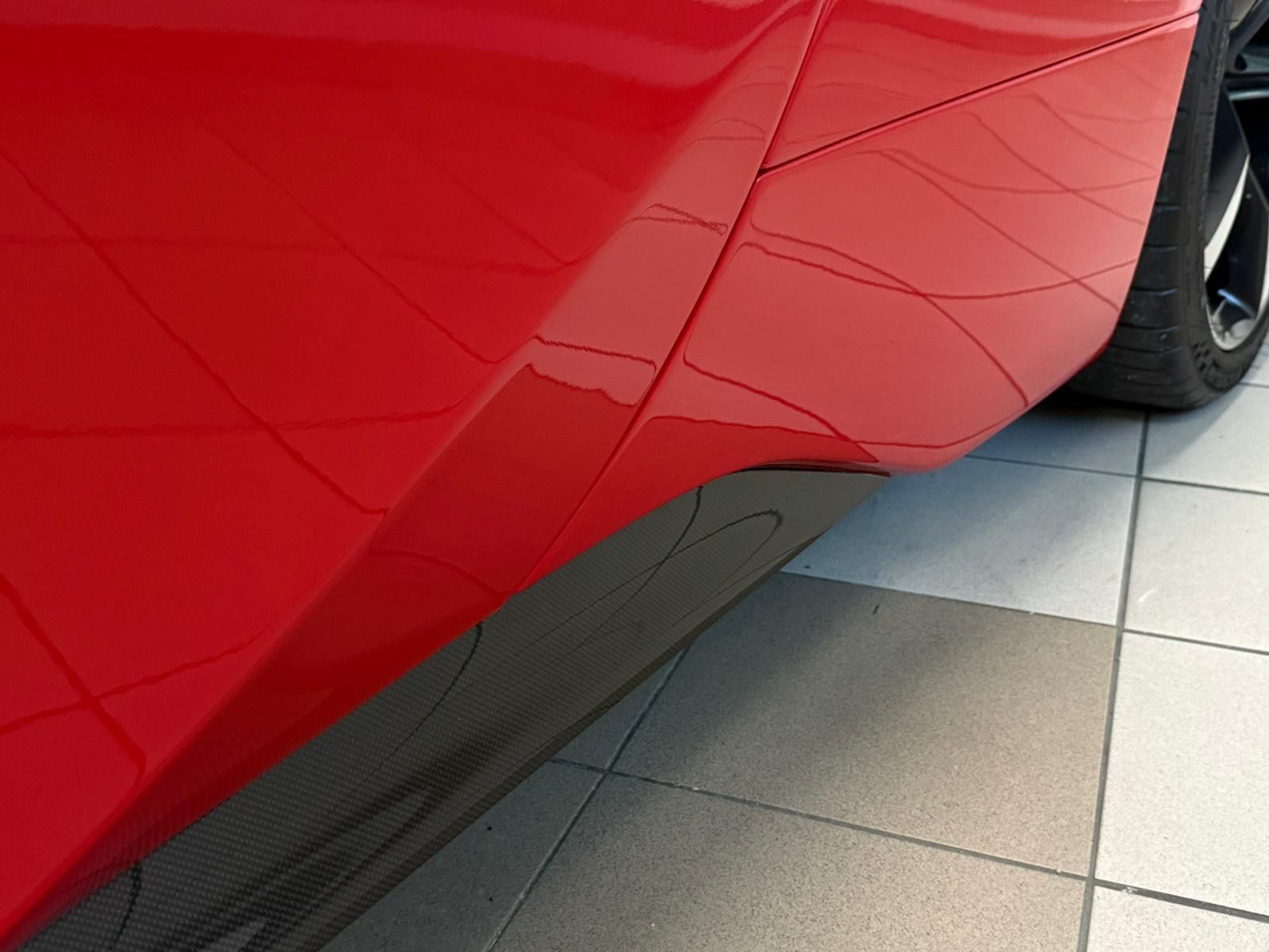 Fahrzeugabbildung Ferrari SF90 SPIDER CARBON INT&EXT RED INT JBL FULLOPT!