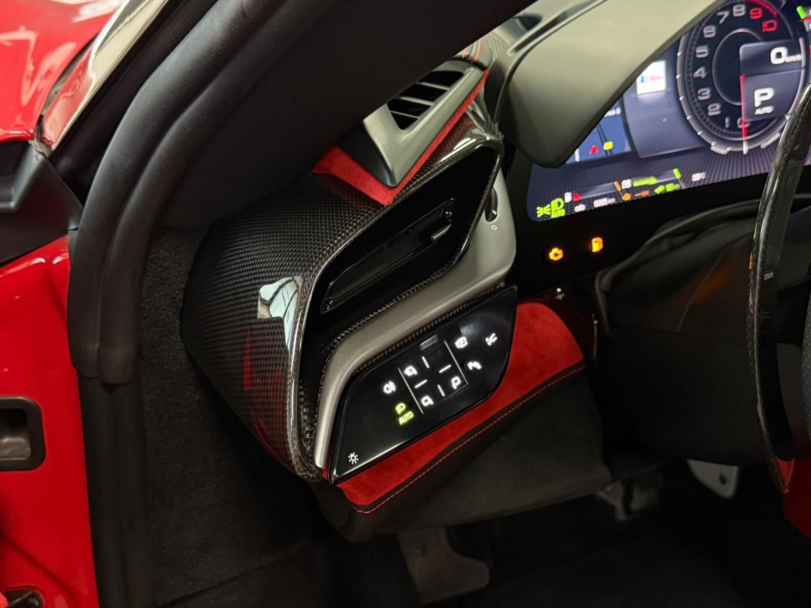 Fahrzeugabbildung Ferrari SF90 SPIDER CARBON INT&EXT RED INT JBL FULLOPT!