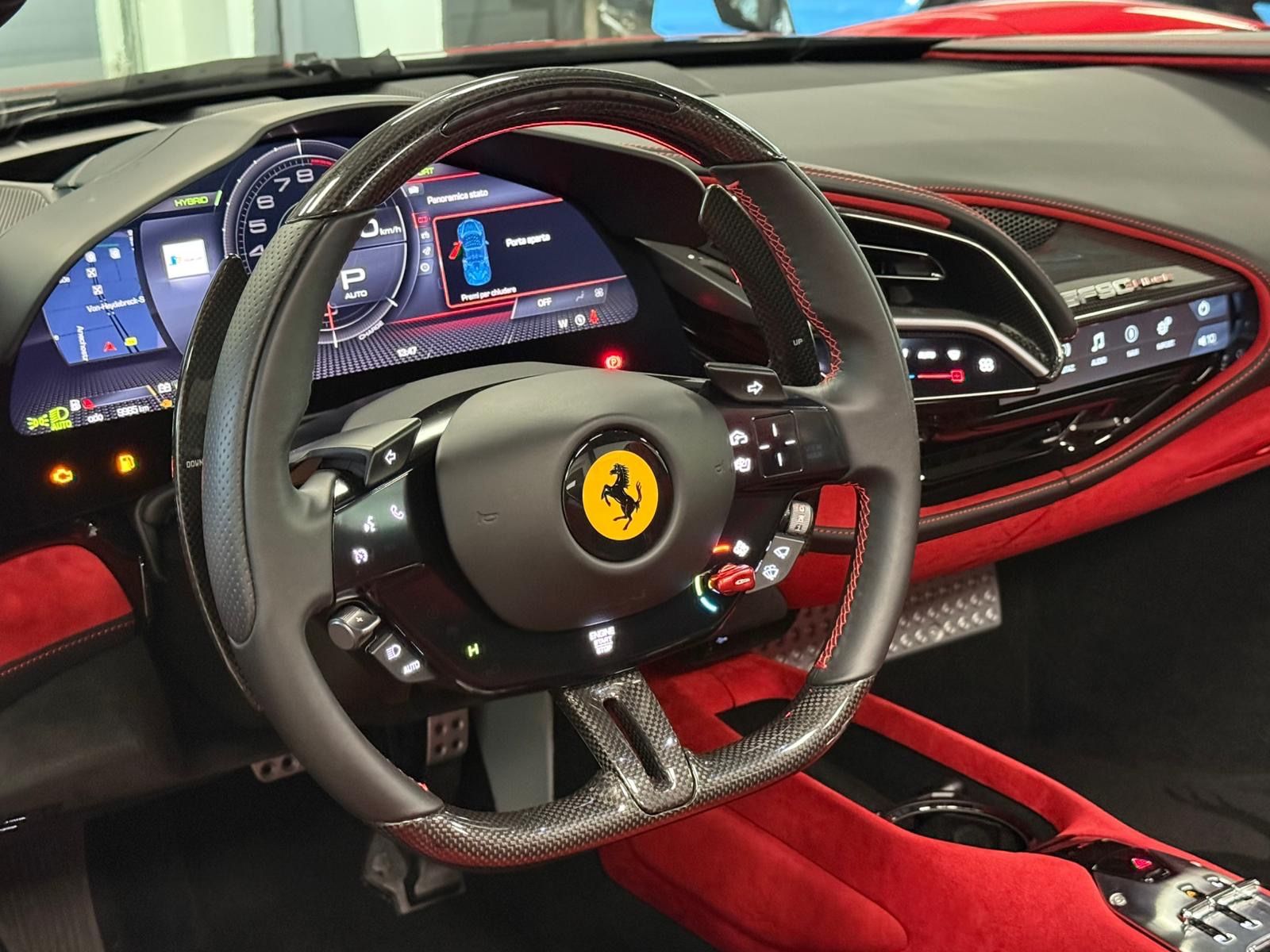 Fahrzeugabbildung Ferrari SF90 SPIDER CARBON INT&EXT RED INT JBL FULLOPT!