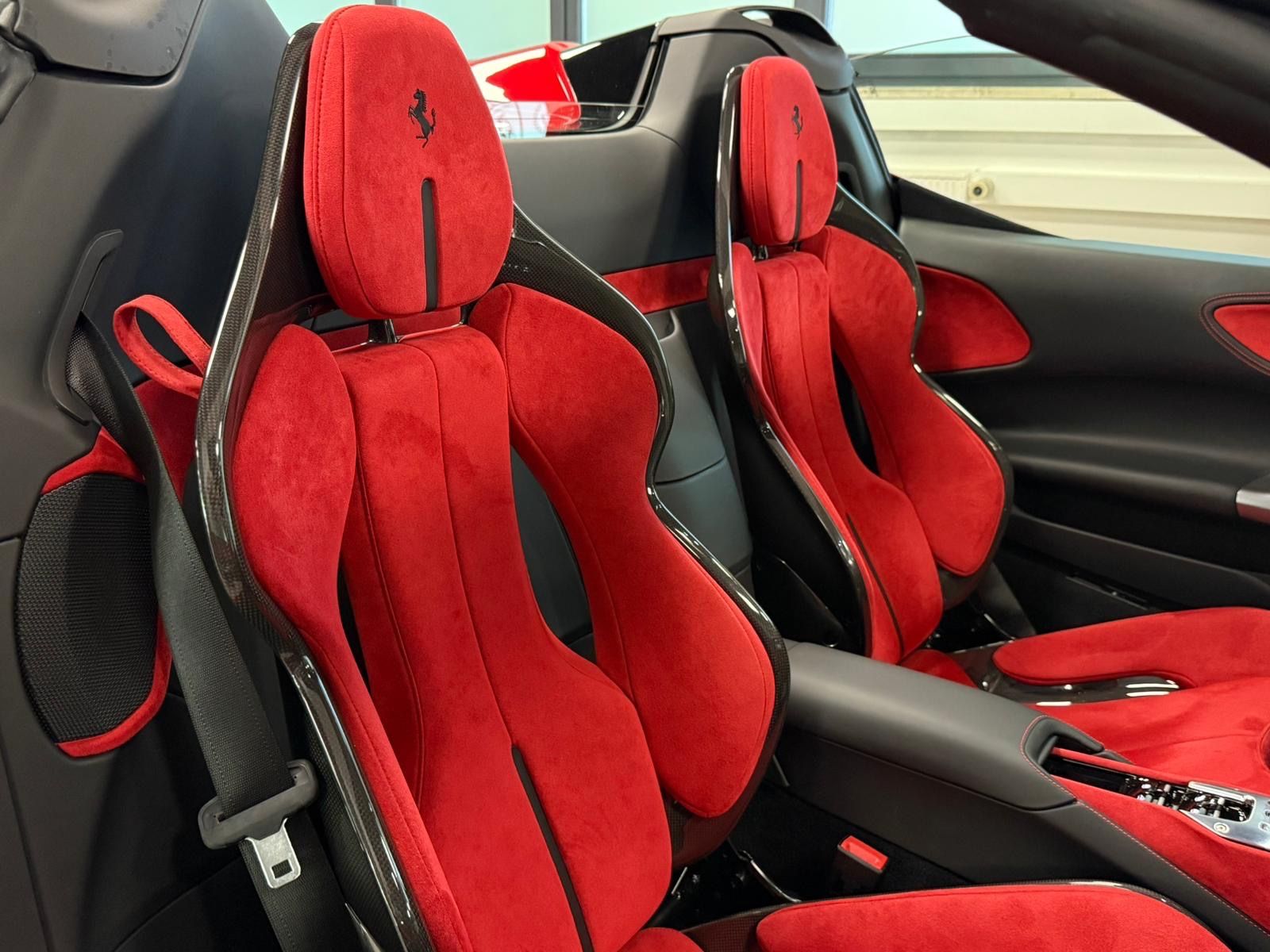 Fahrzeugabbildung Ferrari SF90 SPIDER CARBON INT&EXT RED INT JBL FULLOPT!