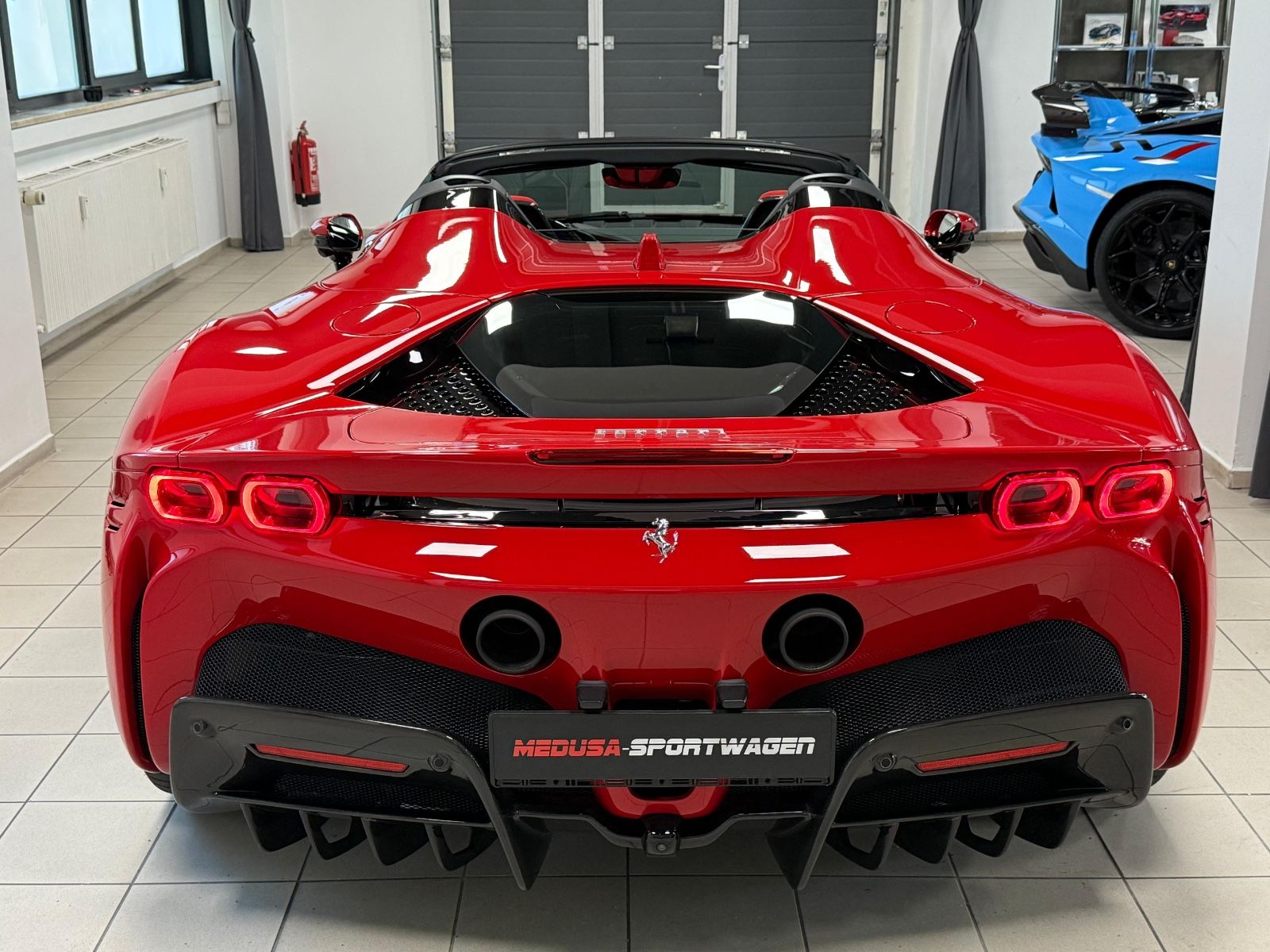 Fahrzeugabbildung Ferrari SF90 SPIDER CARBON INT&EXT RED INT JBL FULLOPT!