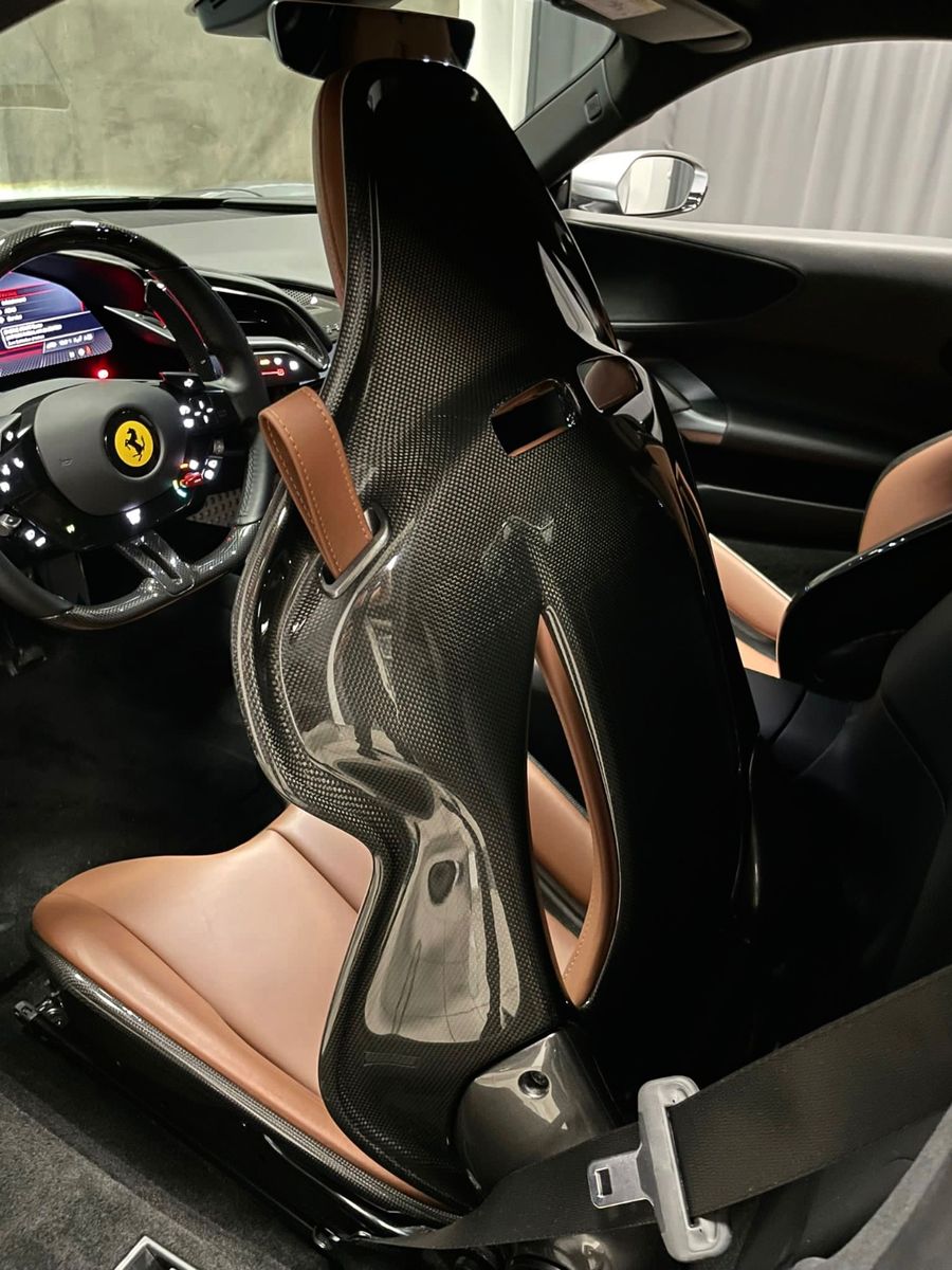 Fahrzeugabbildung Ferrari SF90 STRADALE NOVITEC RACINGSEAT CARBONPACK FULL