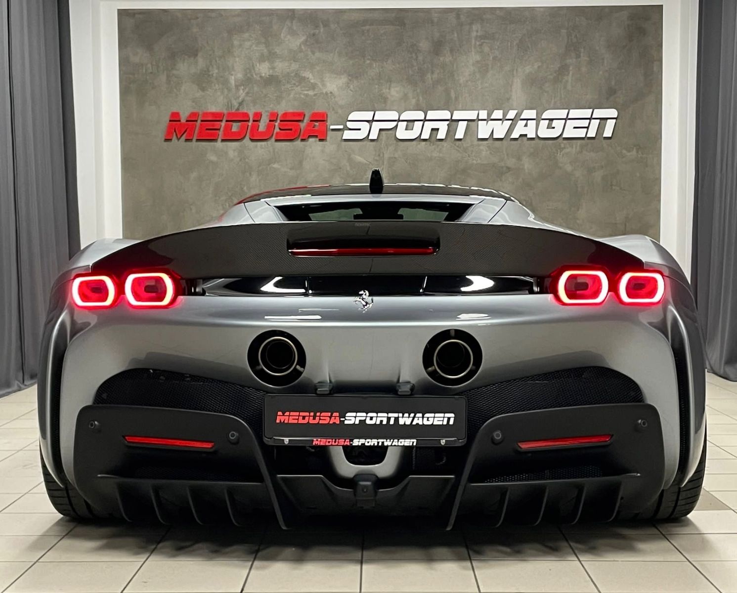 Fahrzeugabbildung Ferrari SF90 STRADALE NOVITEC RACINGSEAT CARBONPACK FULL
