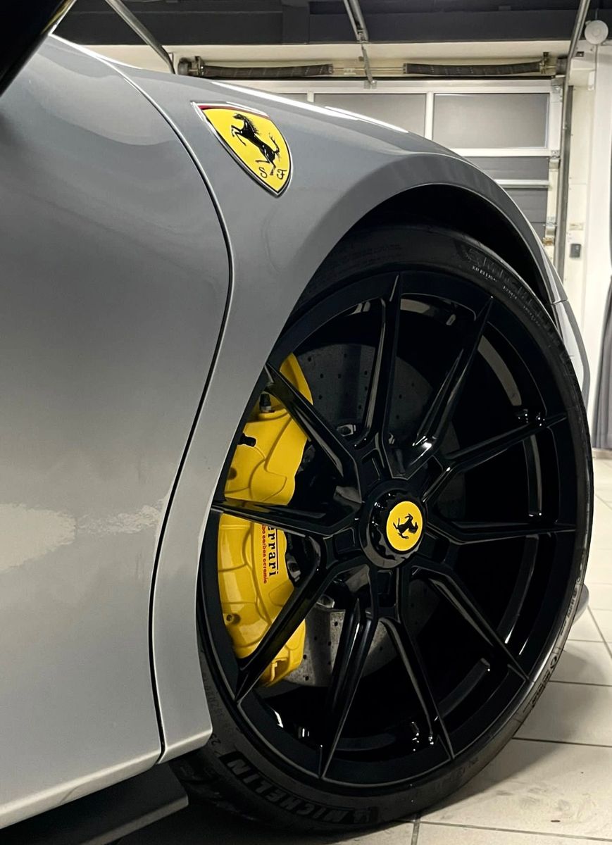 Fahrzeugabbildung Ferrari SF90 STRADALE NOVITEC RACINGSEAT CARBONPACK FULL