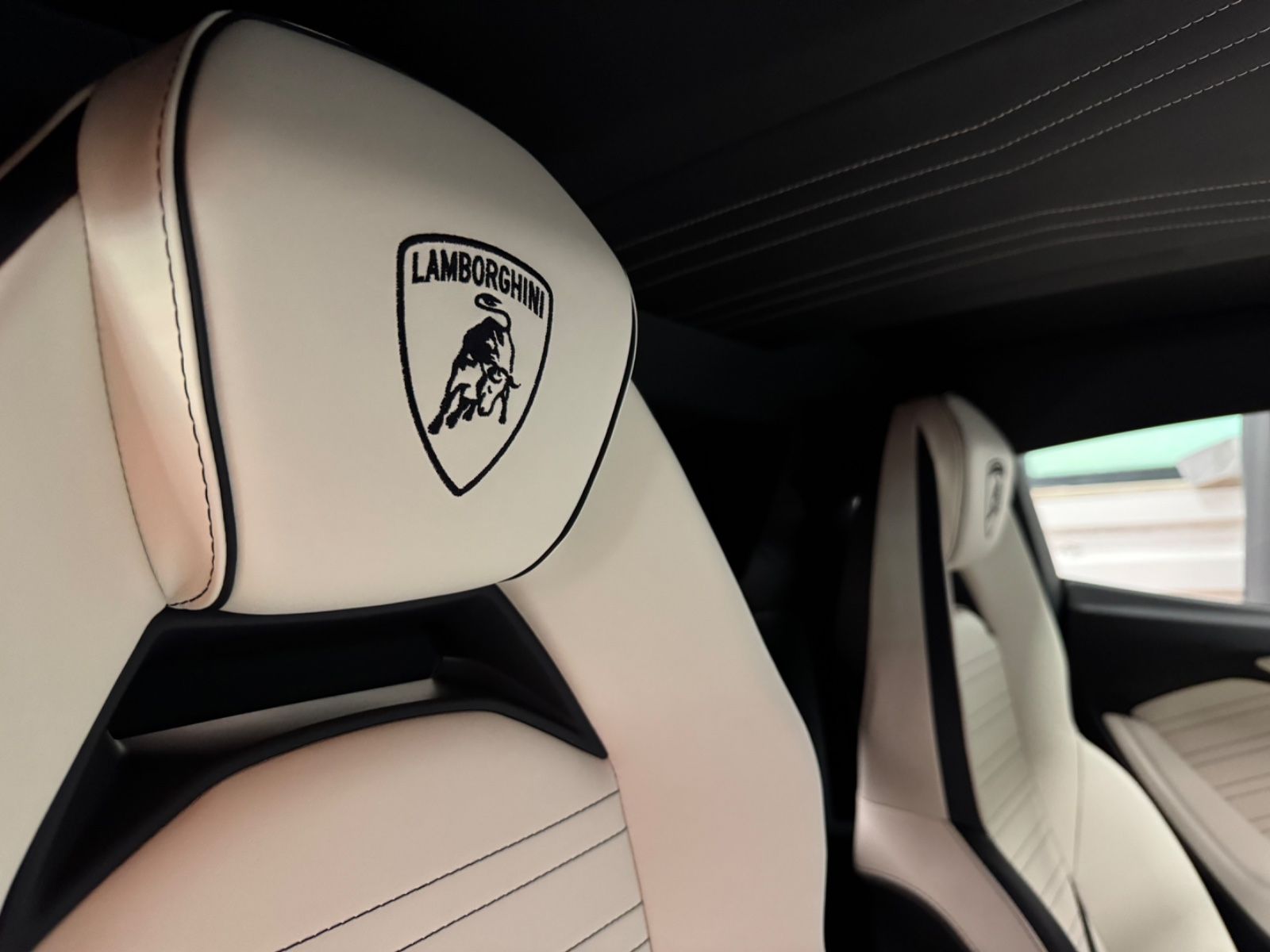 Fahrzeugabbildung Lamborghini REVUELTO PERSONUM ORANGE CARBON EXT&INT 25 FULL!