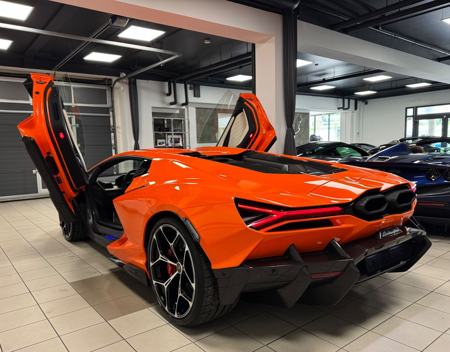 Fahrzeugabbildung Lamborghini REVUELTO PERSONUM ORANGE CARBON EXT&INT 25 FULL!