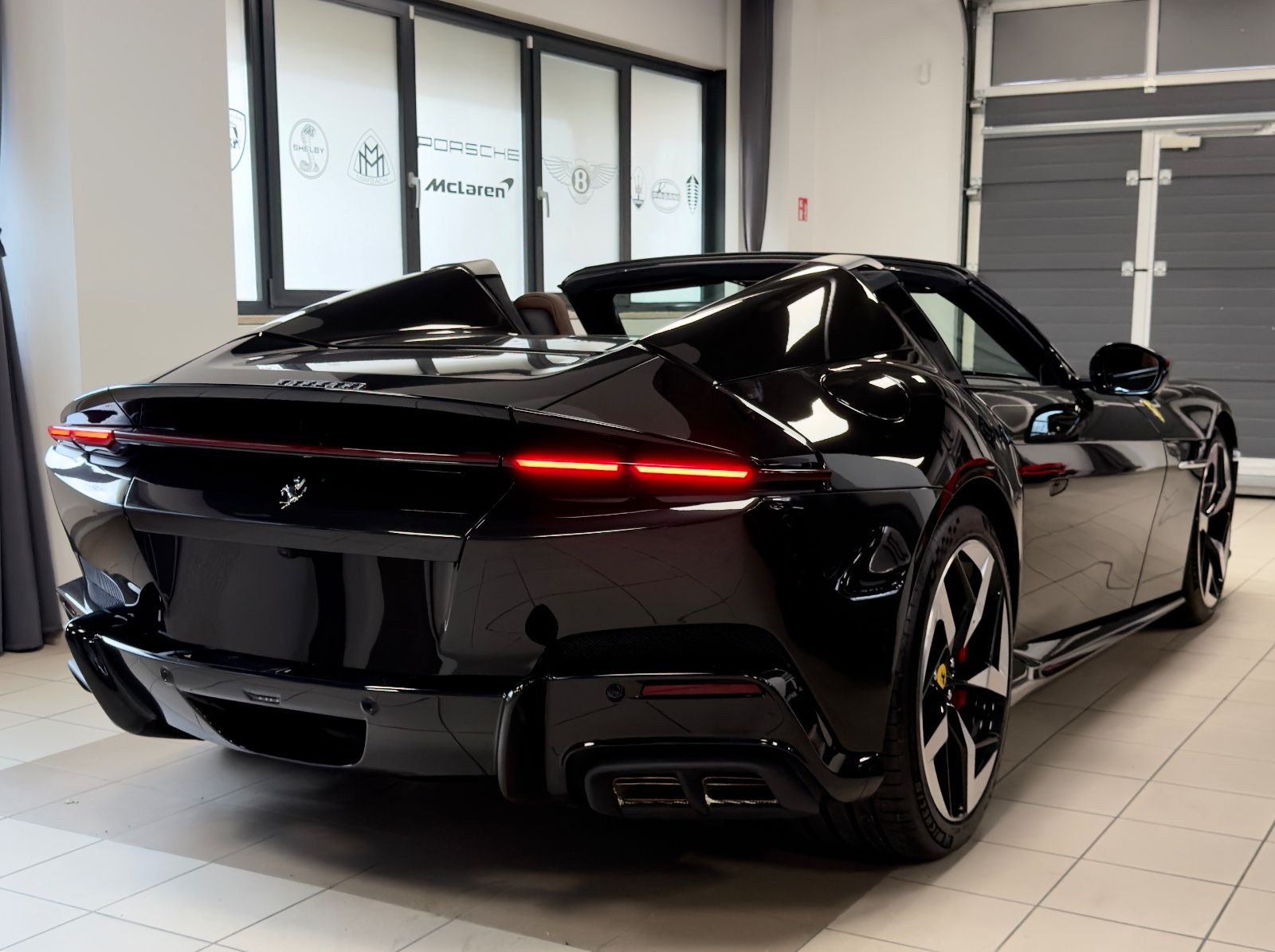 Fahrzeugabbildung Ferrari 12Cilindri SPIDER INDIVIDUAL MASSAGE JBL 26 NEW