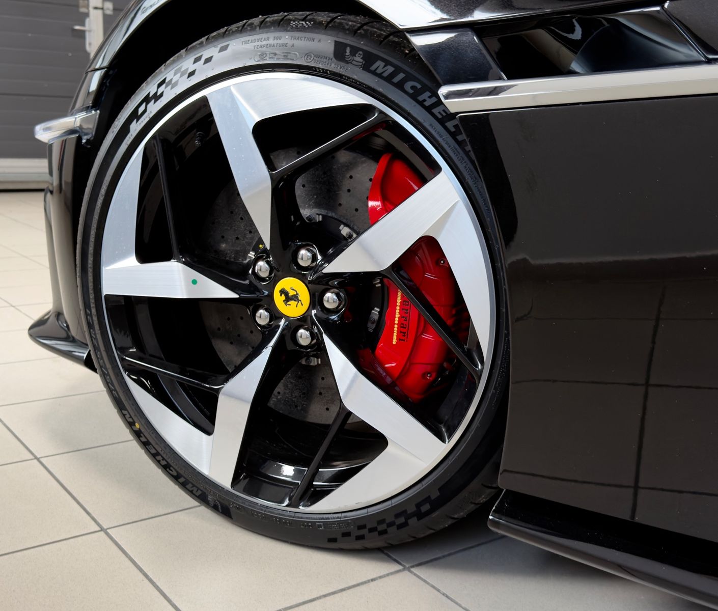 Fahrzeugabbildung Ferrari 12Cilindri SPIDER INDIVIDUAL MASSAGE JBL 26 NEW