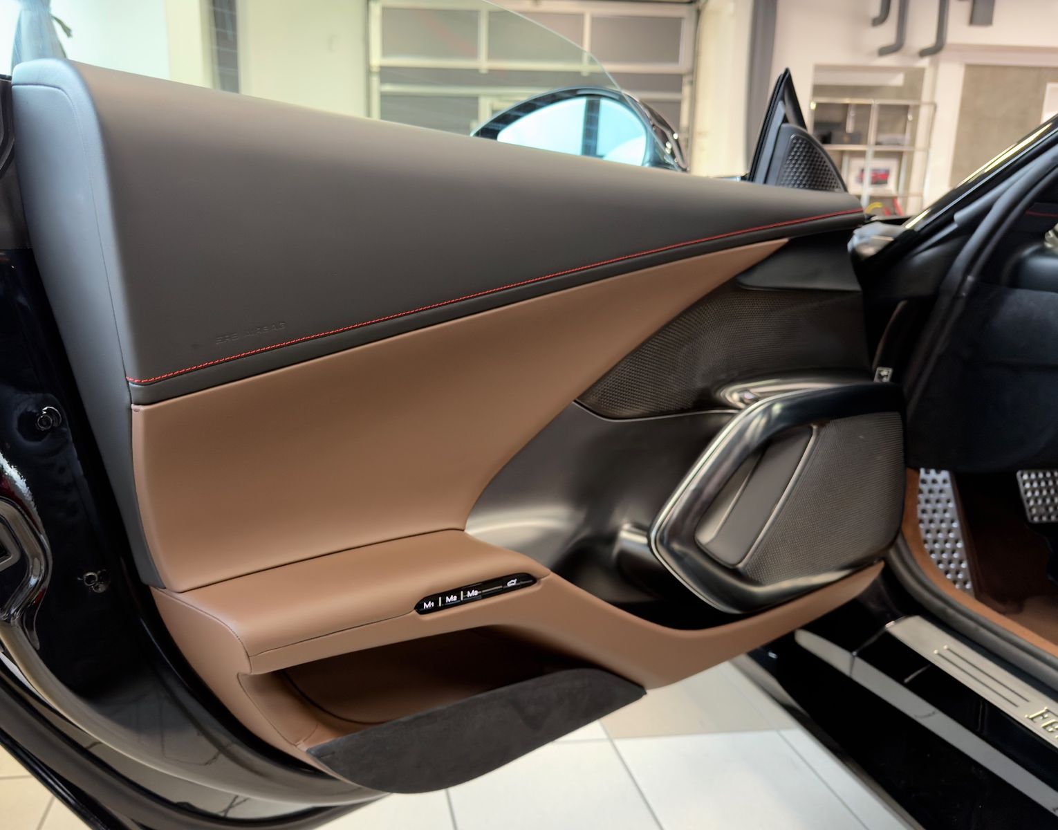 Fahrzeugabbildung Ferrari 12Cilindri SPIDER INDIVIDUAL MASSAGE JBL 26 NEW