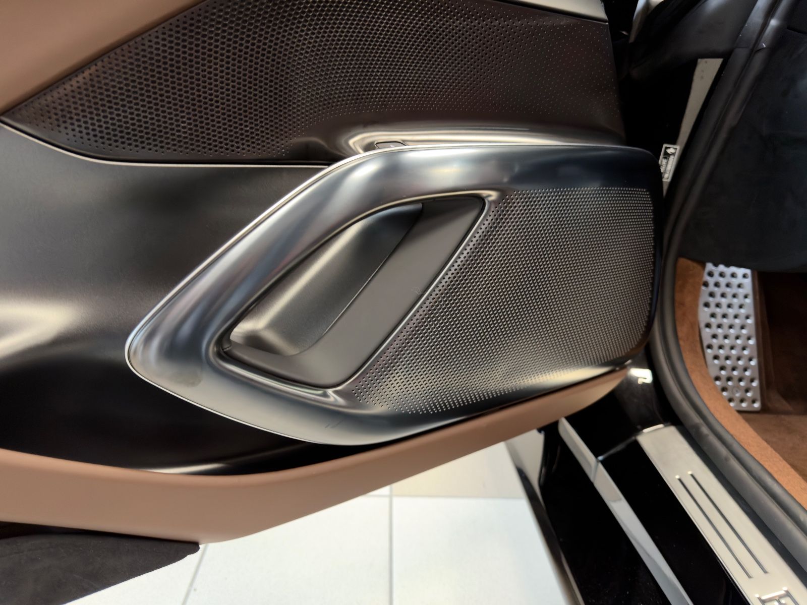 Fahrzeugabbildung Ferrari 12Cilindri SPIDER INDIVIDUAL MASSAGE JBL 26 NEW