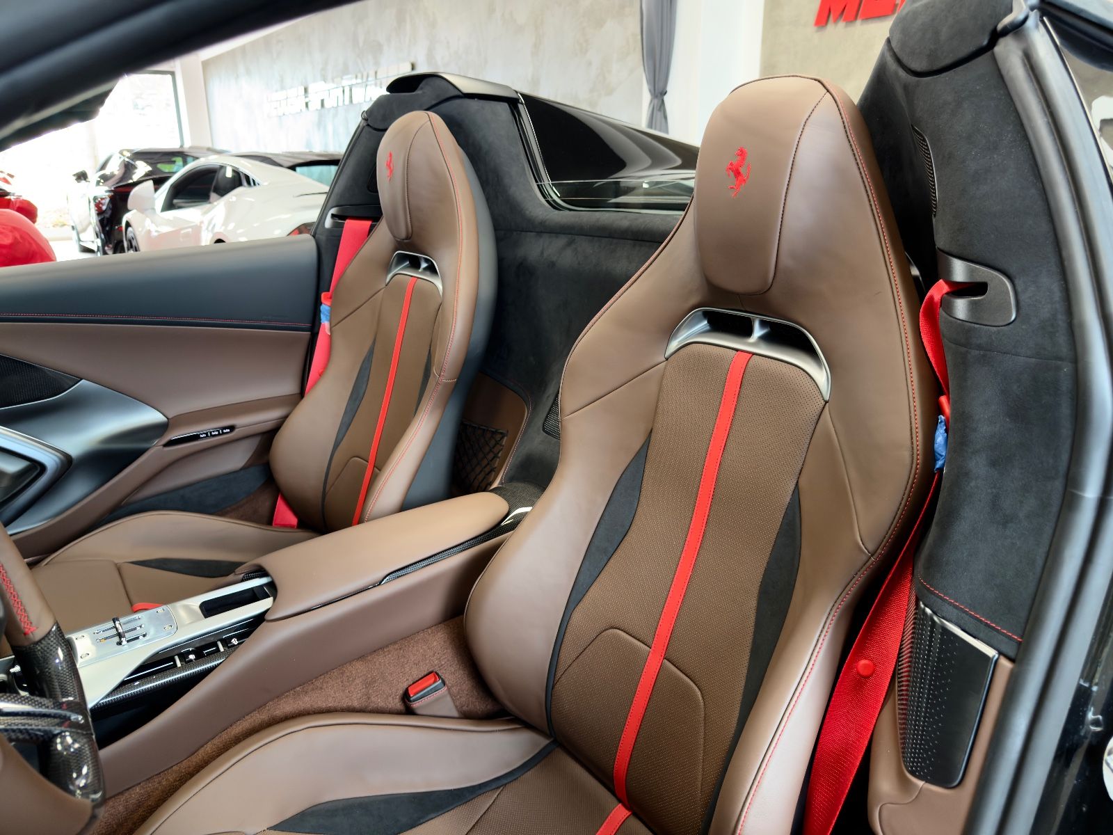 Fahrzeugabbildung Ferrari 12Cilindri SPIDER INDIVIDUAL MASSAGE JBL 26 NEW