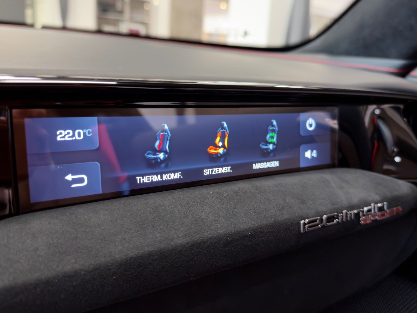 Fahrzeugabbildung Ferrari 12Cilindri SPIDER INDIVIDUAL MASSAGE JBL 26 NEW