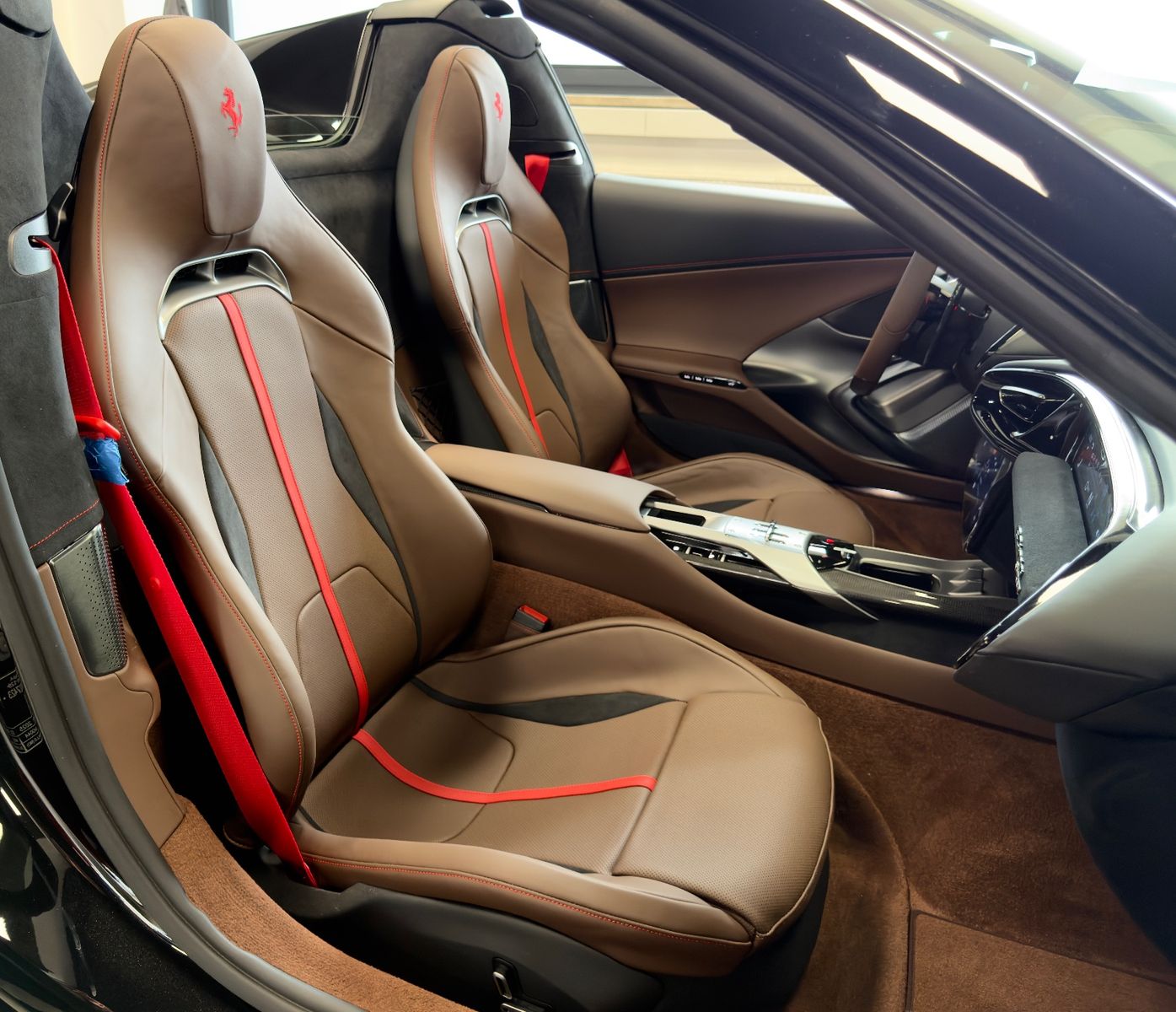 Fahrzeugabbildung Ferrari 12Cilindri SPIDER INDIVIDUAL MASSAGE JBL 26 NEW