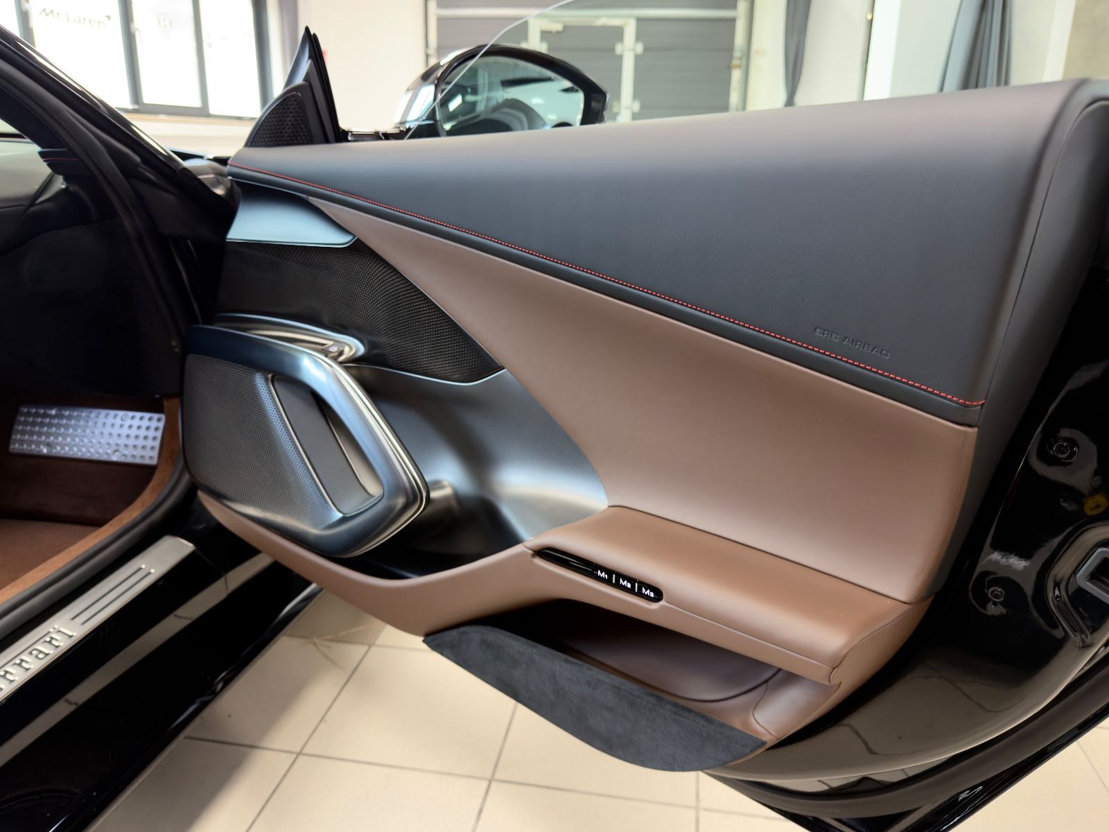 Fahrzeugabbildung Ferrari 12Cilindri SPIDER INDIVIDUAL MASSAGE JBL 26 NEW