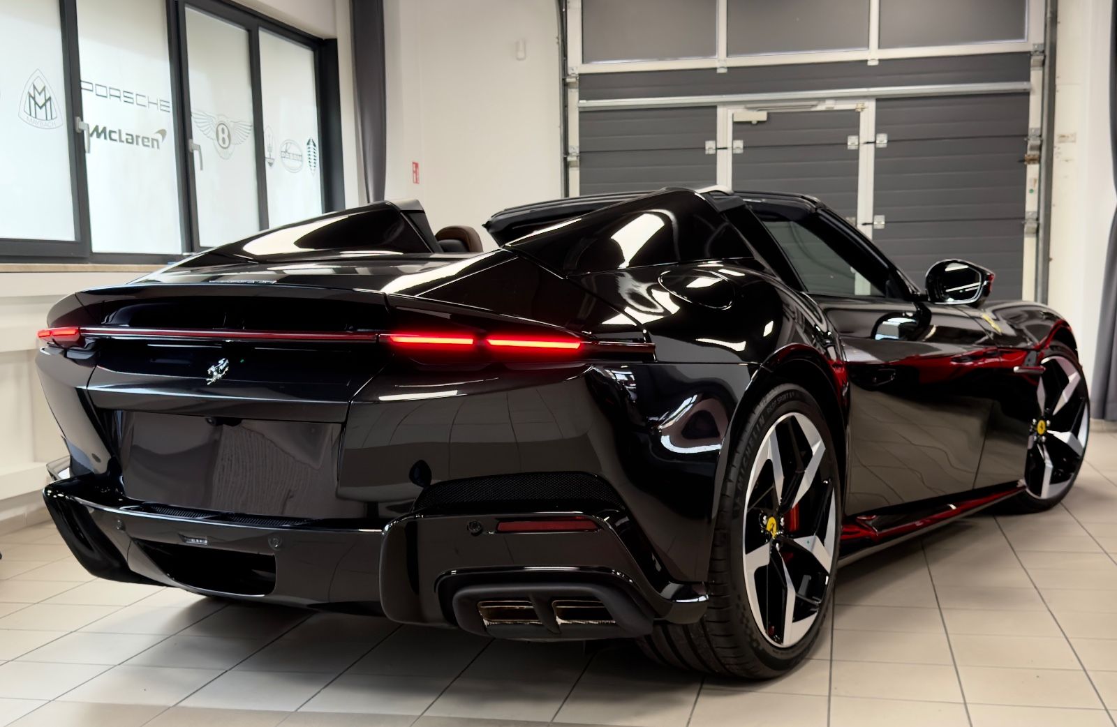 Fahrzeugabbildung Ferrari 12Cilindri SPIDER INDIVIDUAL MASSAGE JBL 26 NEW