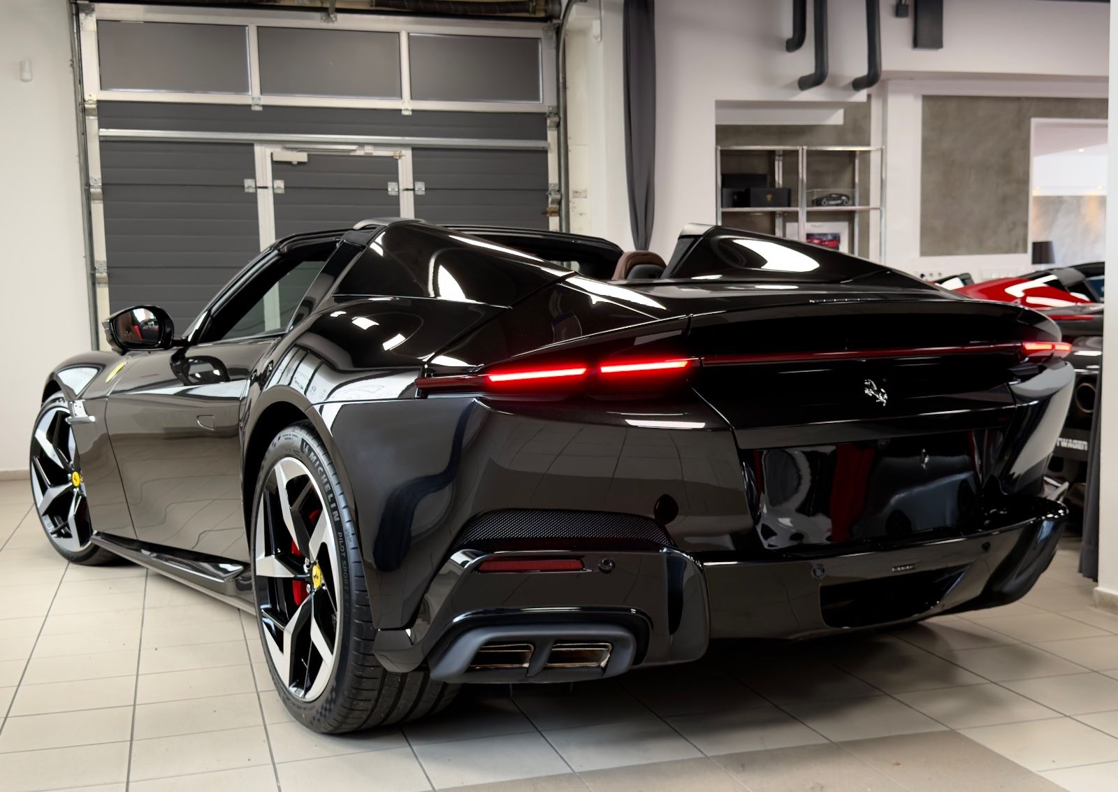 Fahrzeugabbildung Ferrari 12Cilindri SPIDER INDIVIDUAL MASSAGE JBL 26 NEW