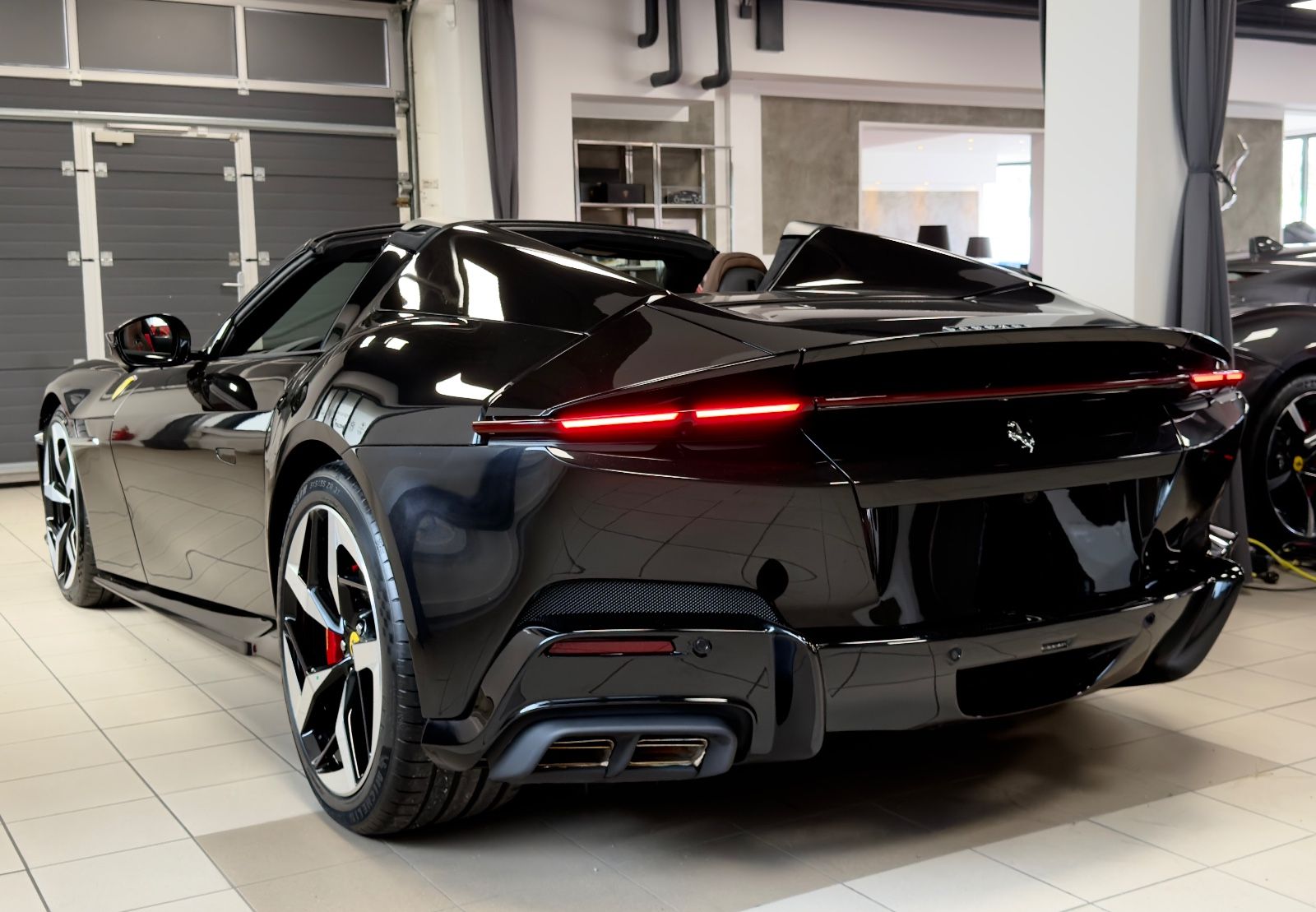 Fahrzeugabbildung Ferrari 12Cilindri SPIDER INDIVIDUAL MASSAGE JBL 26 NEW