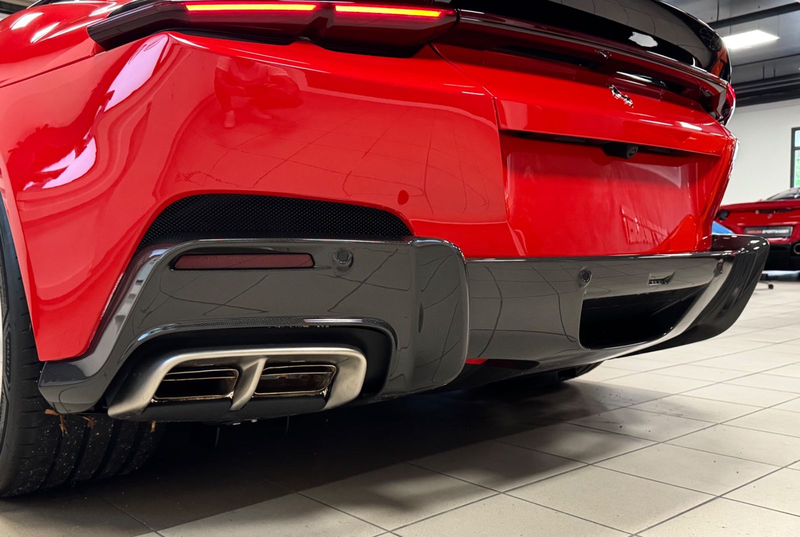 Fahrzeugabbildung Ferrari 12 Cilindri COUPE CARBON EXT&INT CARBONSEAT FULL