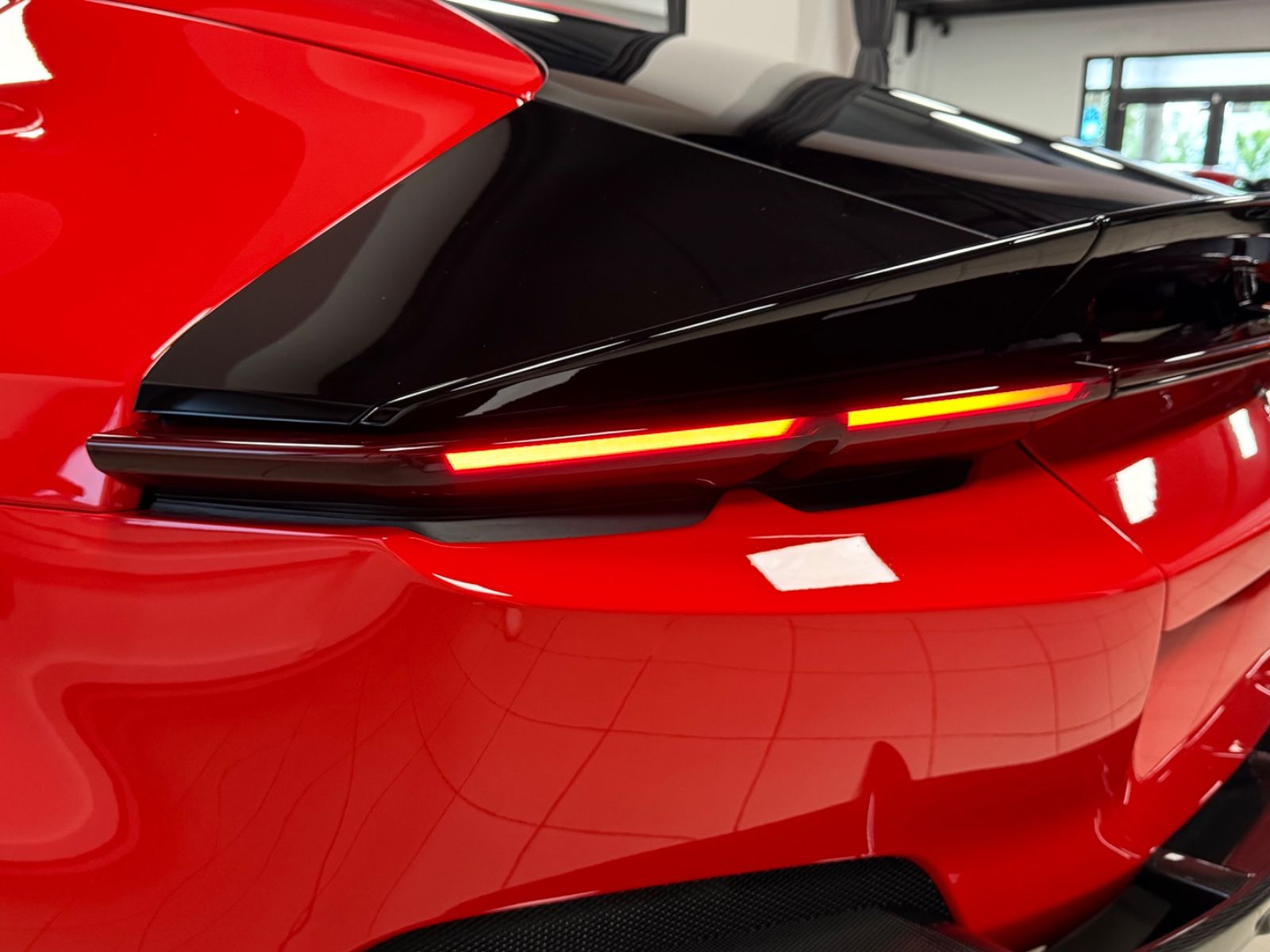 Fahrzeugabbildung Ferrari 12 Cilindri COUPE CARBON EXT&INT CARBONSEAT FULL