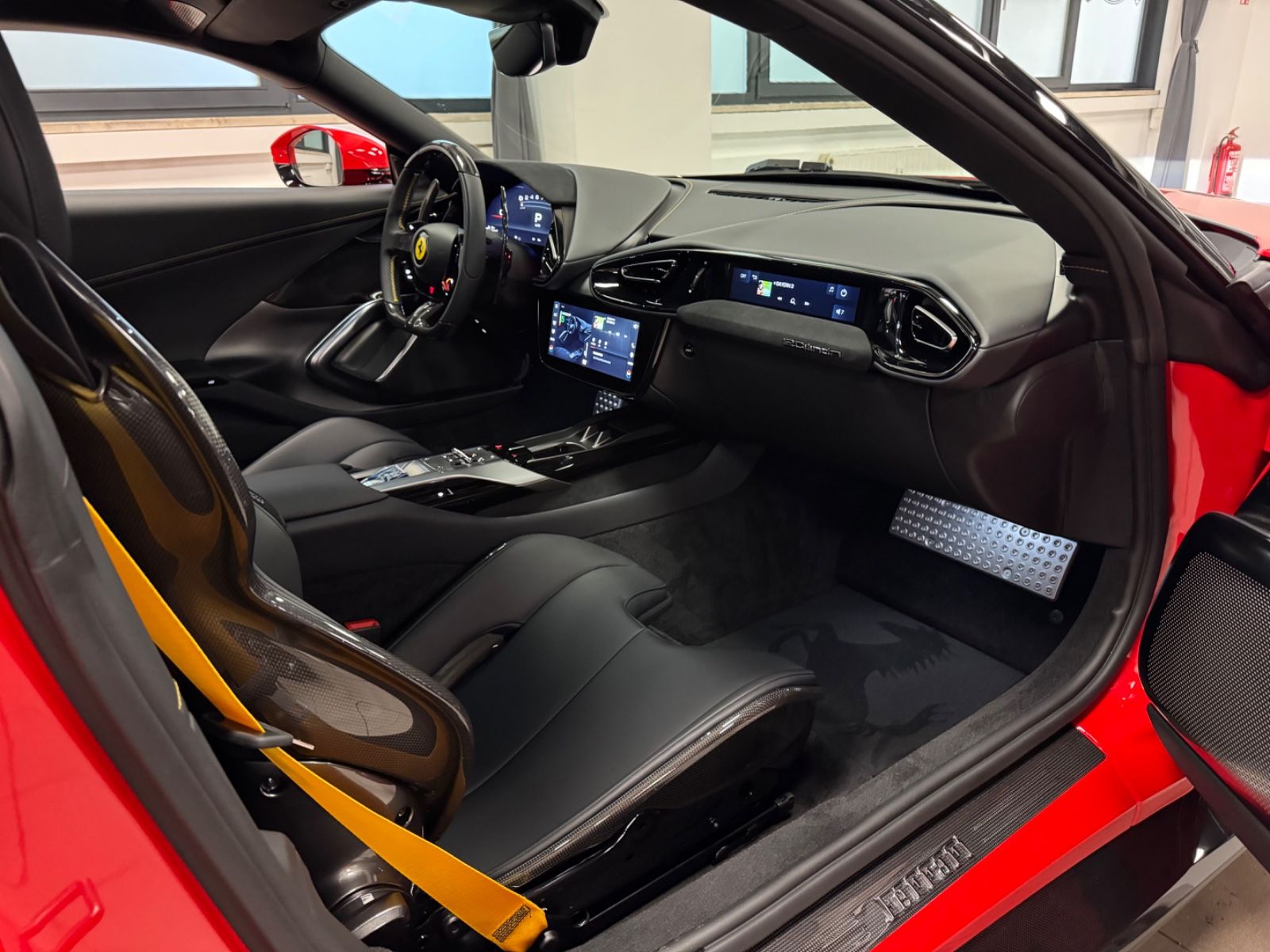 Fahrzeugabbildung Ferrari 12 Cilindri COUPE CARBON EXT&INT CARBONSEAT FULL