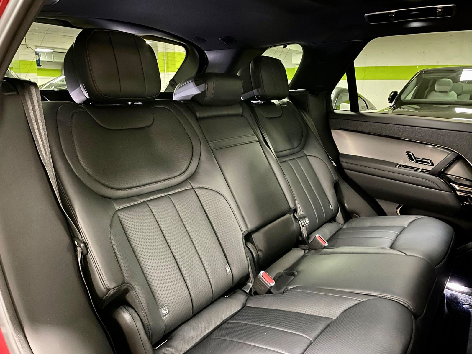 Fahrzeugabbildung Land Rover RR SPORT D300 DYNAMIC SE BLACKPACK PANO PROD22!