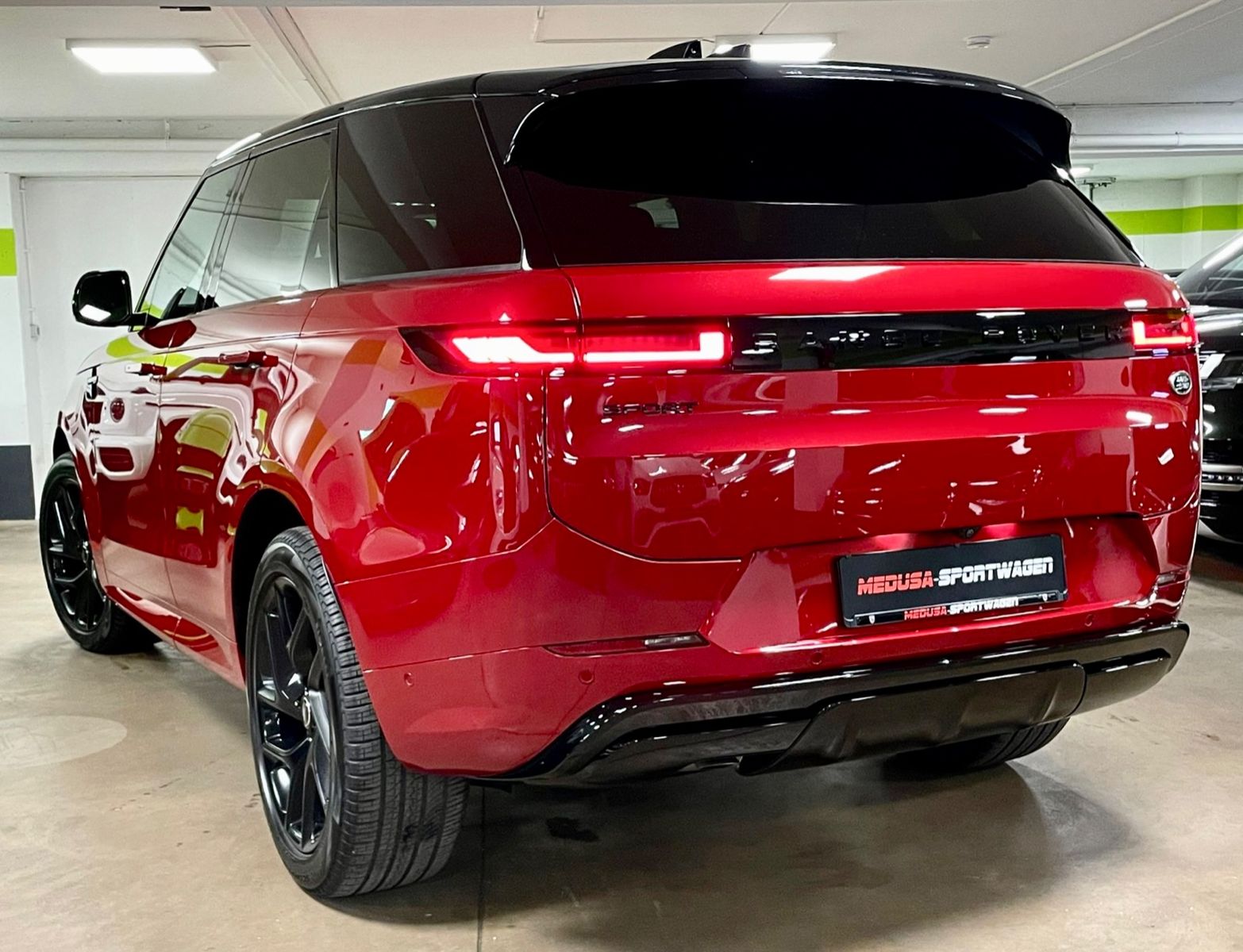 Fahrzeugabbildung Land Rover RR SPORT D300 DYNAMIC SE BLACKPACK PANO PROD22!