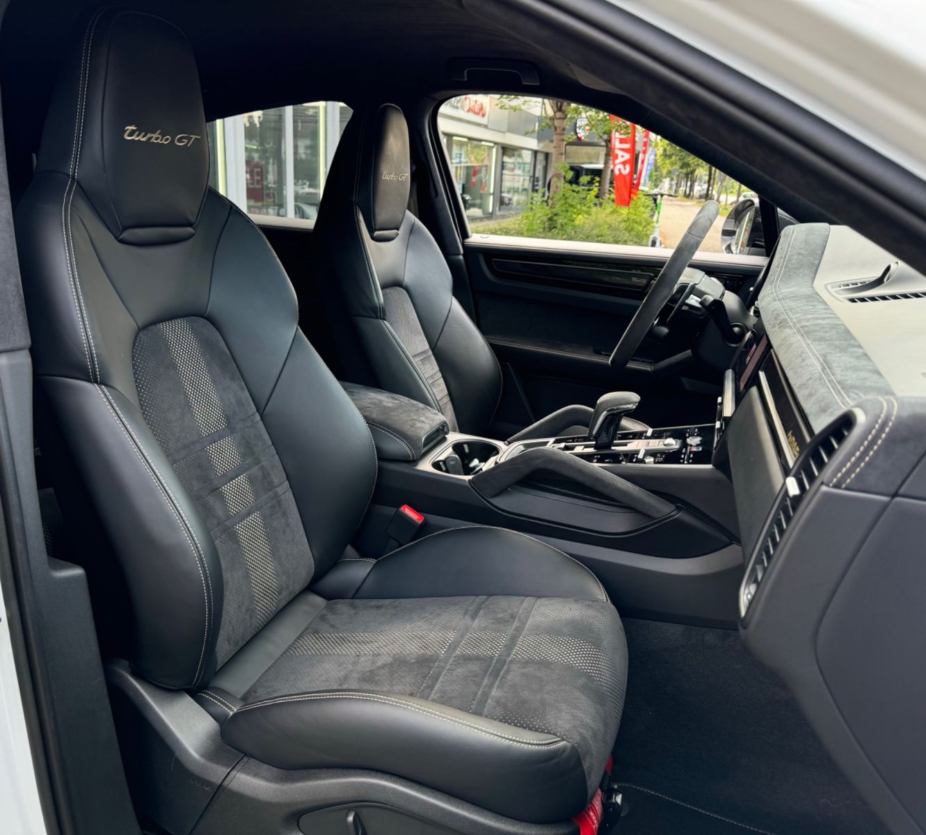 Fahrzeugabbildung Porsche CAYENNE COUPÉ TURBO GT CARBONPACK ALCANTARA FULL