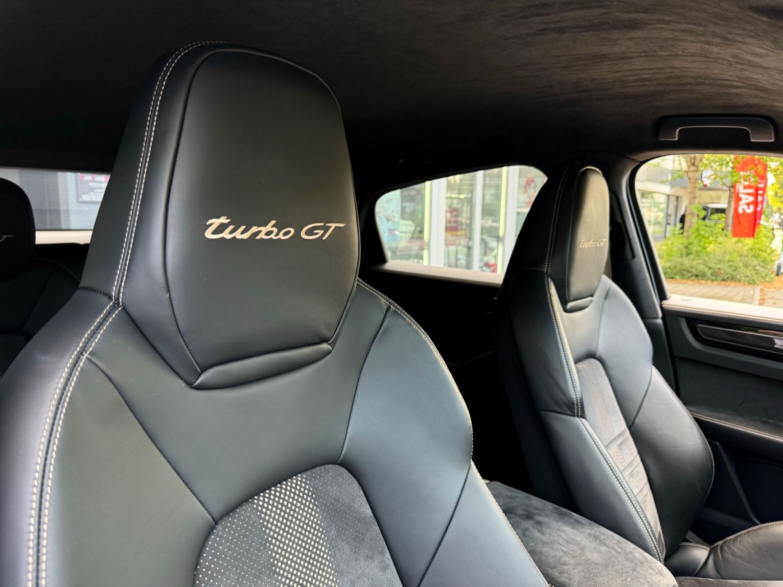 Fahrzeugabbildung Porsche CAYENNE COUPÉ TURBO GT CARBONPACK ALCANTARA FULL