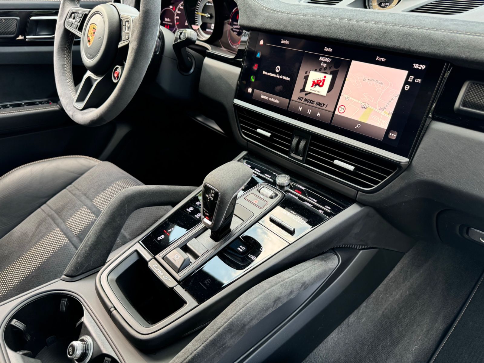 Fahrzeugabbildung Porsche CAYENNE COUPÉ TURBO GT CARBONPACK ALCANTARA FULL