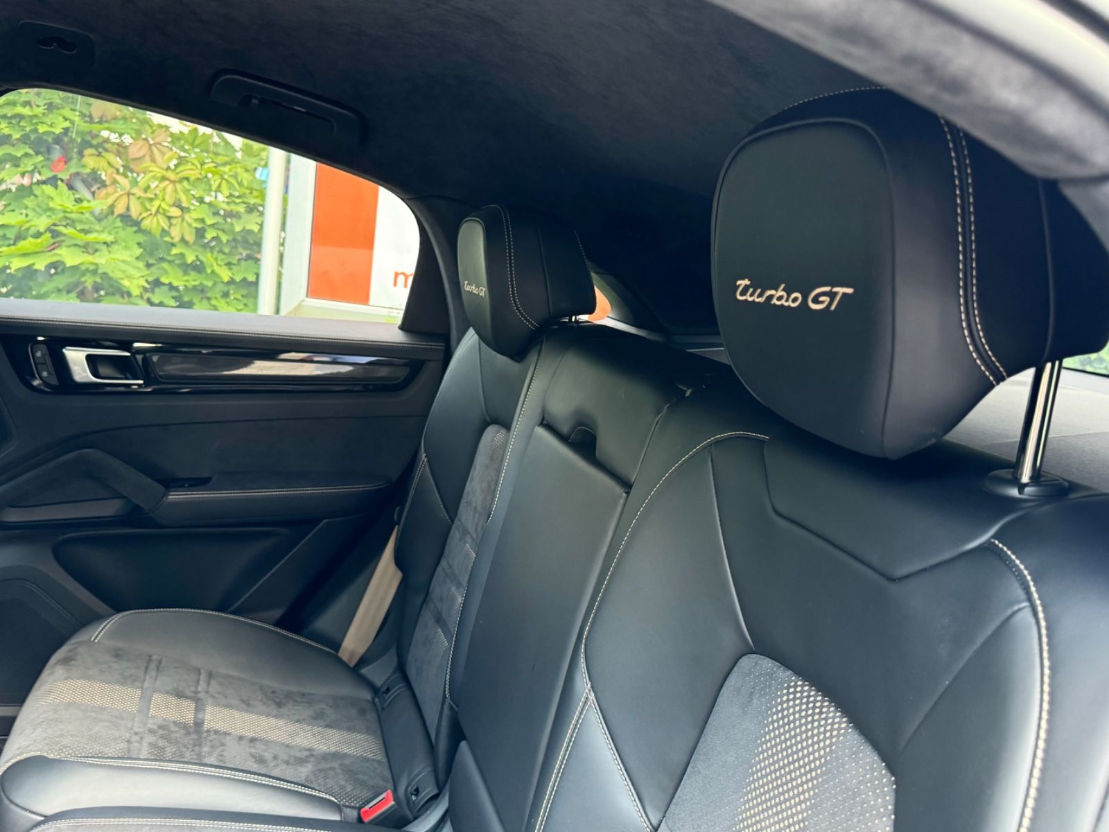 Fahrzeugabbildung Porsche CAYENNE COUPÉ TURBO GT CARBONPACK ALCANTARA FULL