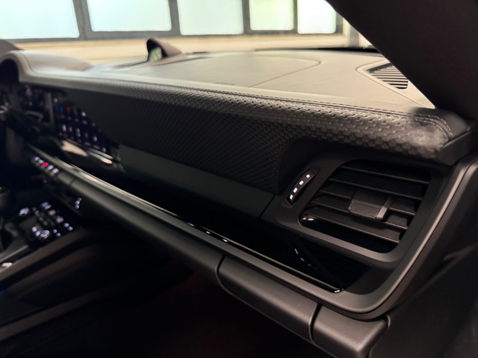 Fahrzeugabbildung Porsche 992 GT3 MK2 FACELIFT TOURING PAKET CARBON 25 NEW