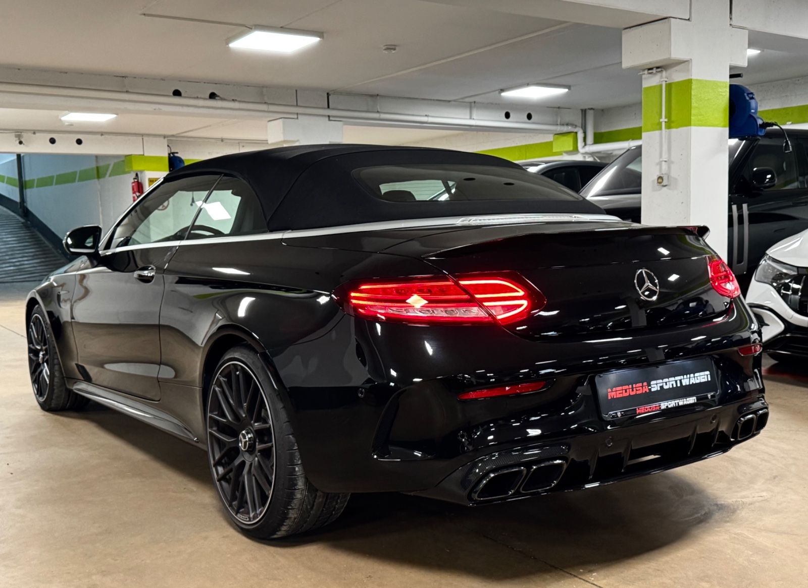 Fahrzeugabbildung Mercedes-Benz C 63 S AMG CABRIO CARBON EXT&INT CERAMIC FULLOPT