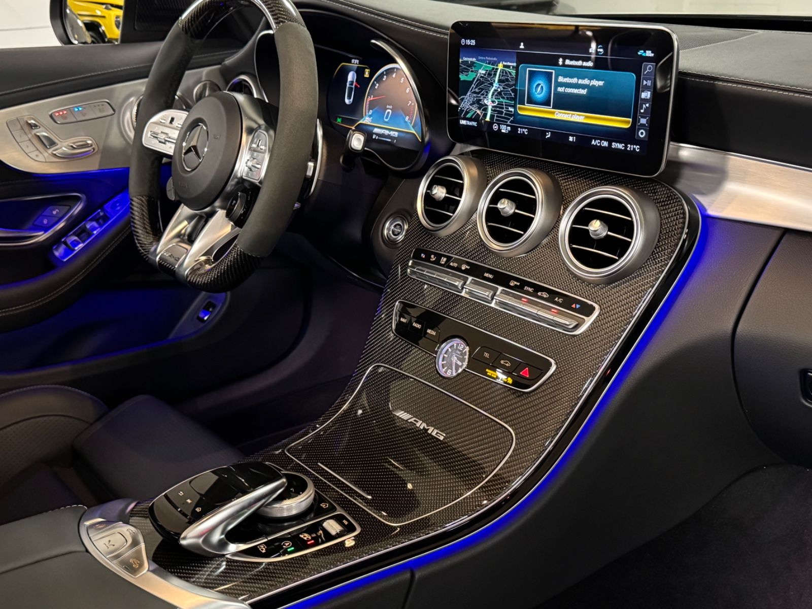 Fahrzeugabbildung Mercedes-Benz C 63 S AMG CABRIO CARBON EXT&INT CERAMIC FULLOPT