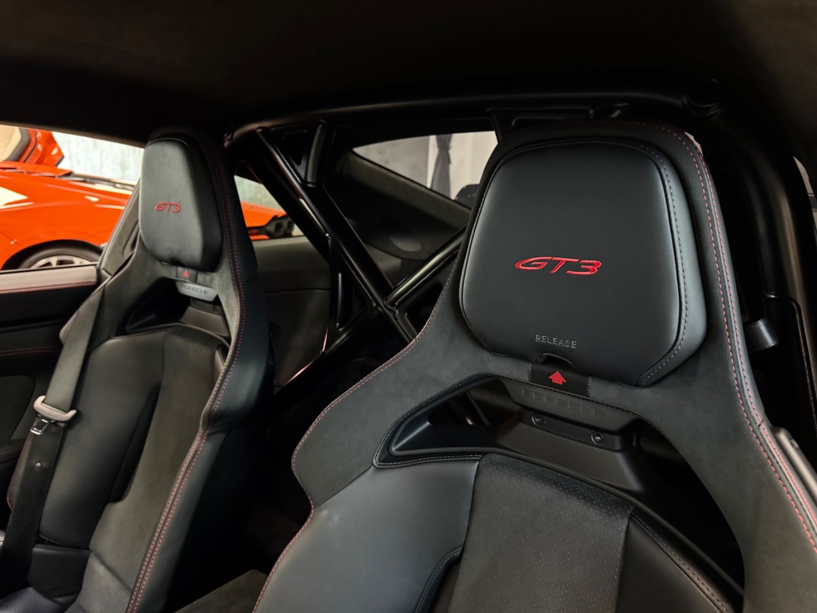 Fahrzeugabbildung Porsche 992 GT3 FACELIFT PDK CLUBSPORT CARBONSEAT NEWCAR