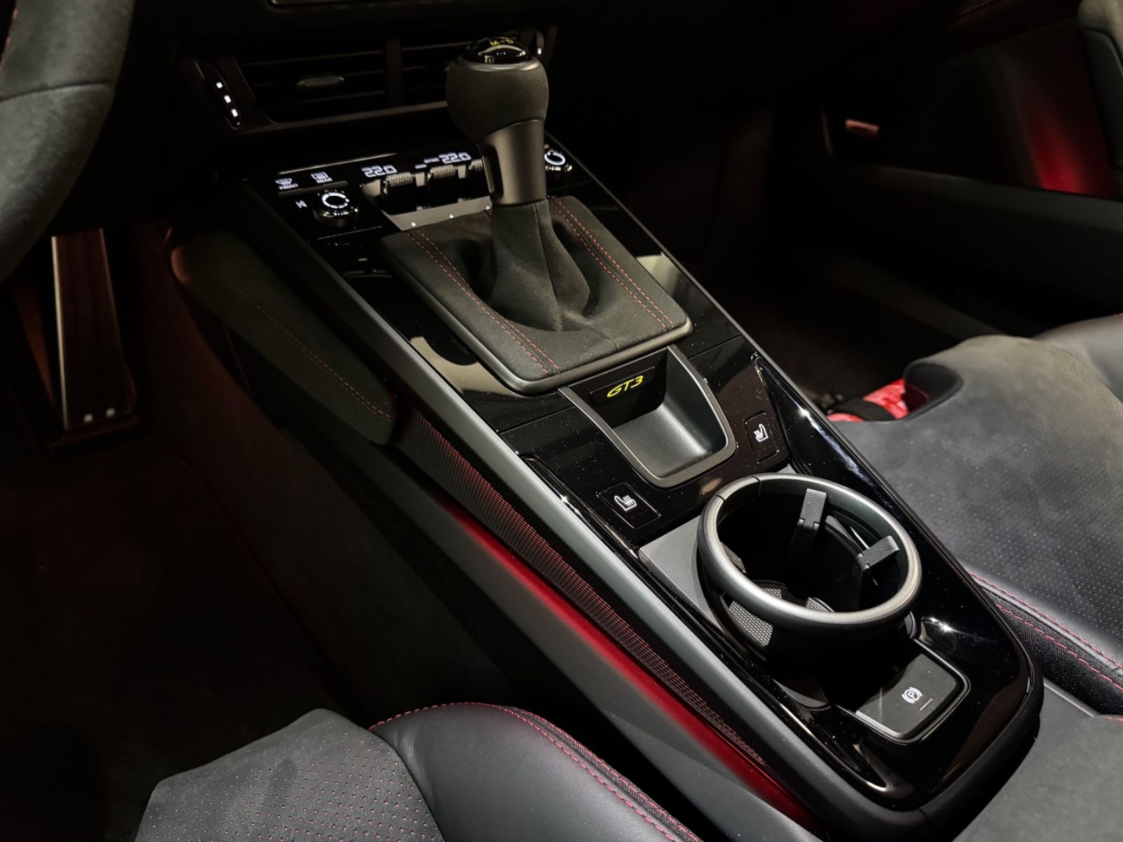 Fahrzeugabbildung Porsche 992 GT3 FACELIFT PDK CLUBSPORT CARBONSEAT NEWCAR