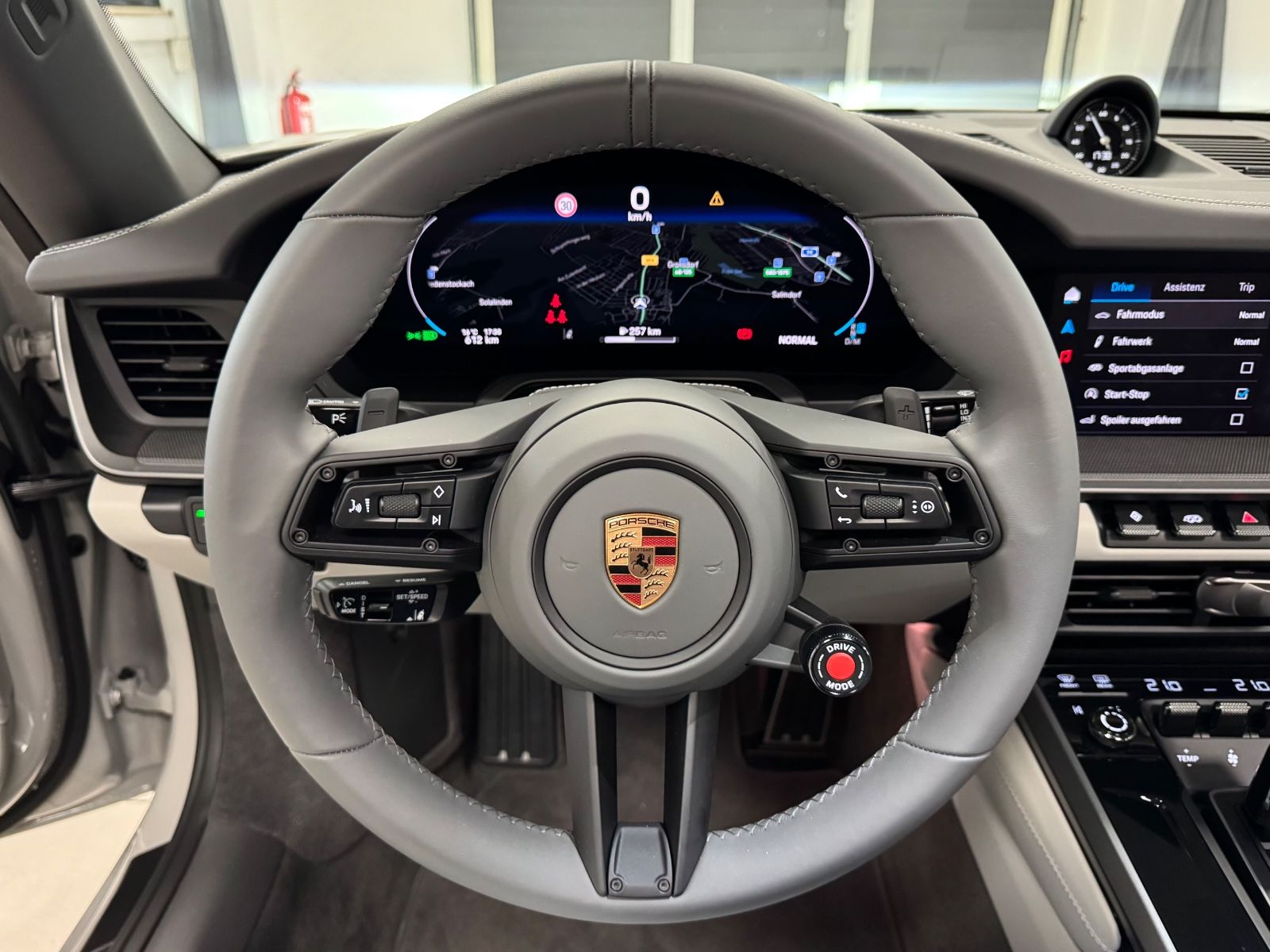 Fahrzeugabbildung Porsche 992 CARRERA CABRIO FACELIFT SPORTDESIGN BOSE NEW