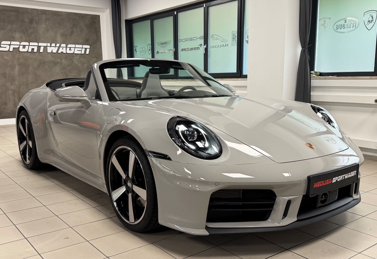 Fahrzeugabbildung Porsche 992 CARRERA CABRIO FACELIFT SPORTDESIGN BOSE NEW
