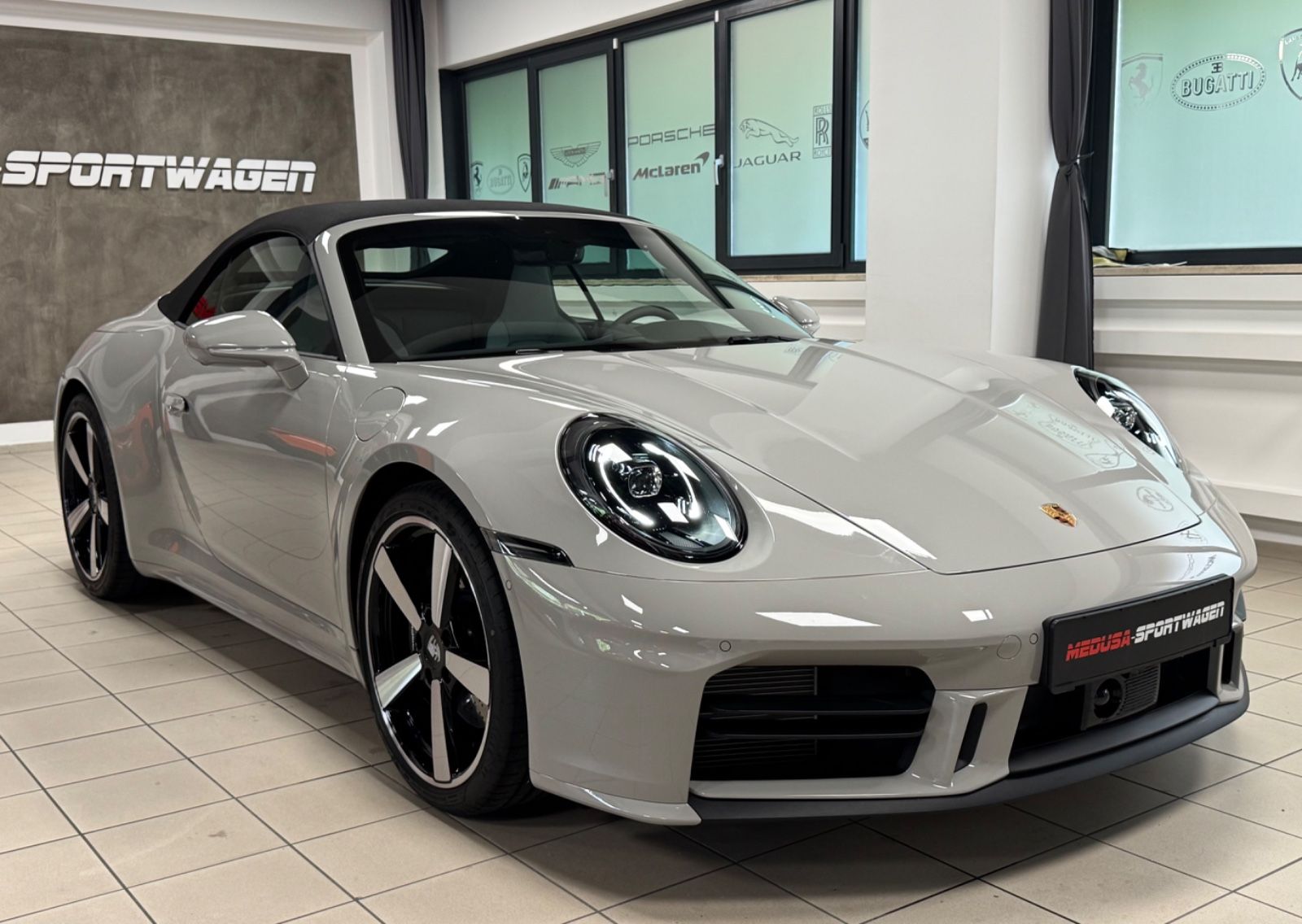 Fahrzeugabbildung Porsche 992 CARRERA CABRIO FACELIFT SPORTDESIGN BOSE NEW