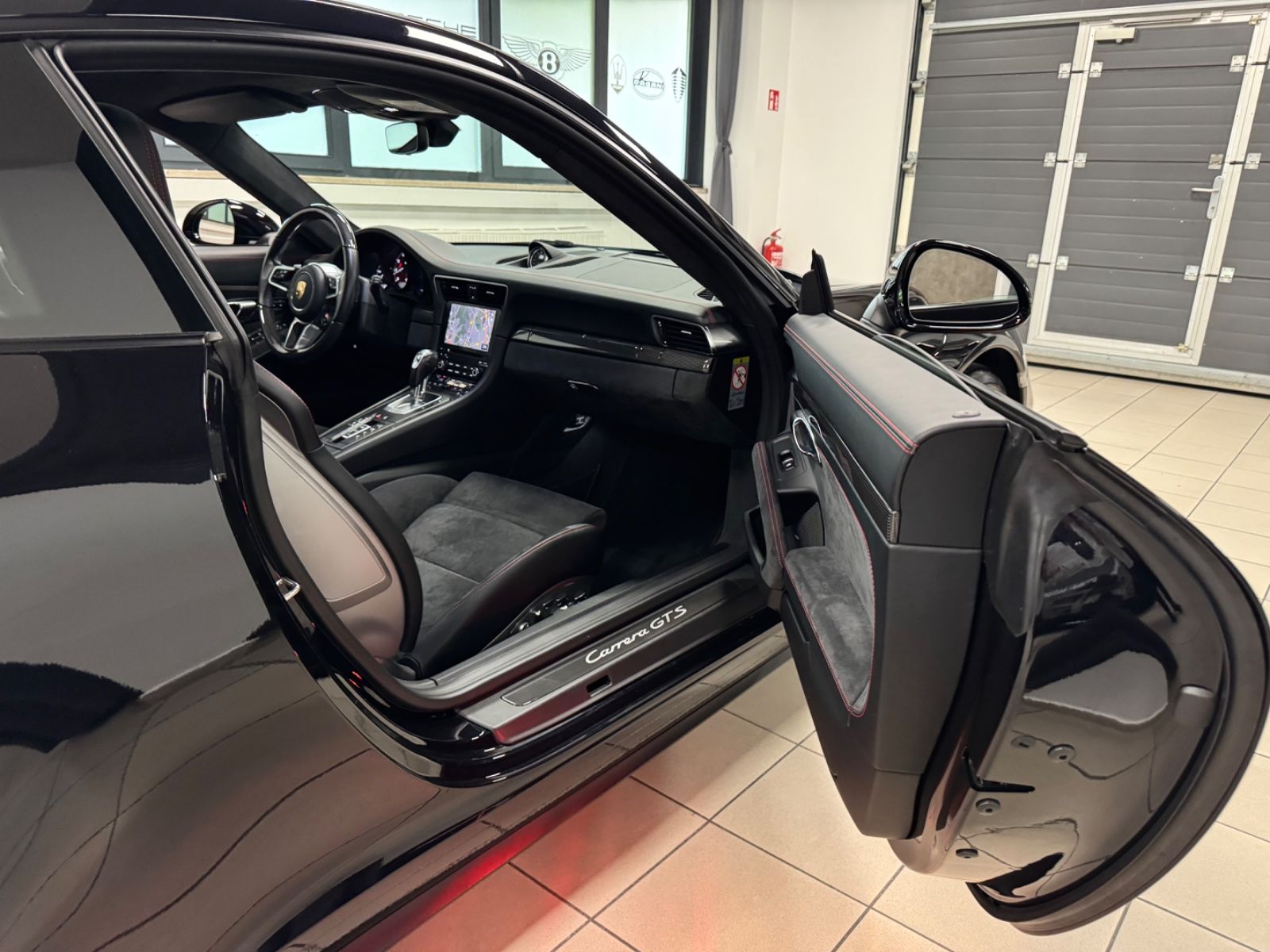 Fahrzeugabbildung Porsche 991 CARRERA GTS FACELIFT SAMMLER NUR 6500KM FULL