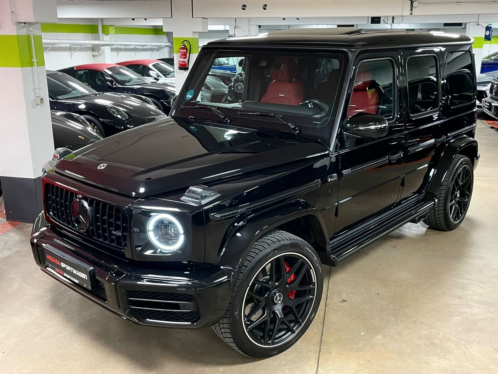 Fahrzeugabbildung Mercedes-Benz G 63 AMG RED INT CARBON NIGHTPACKII MASSAGE FULL