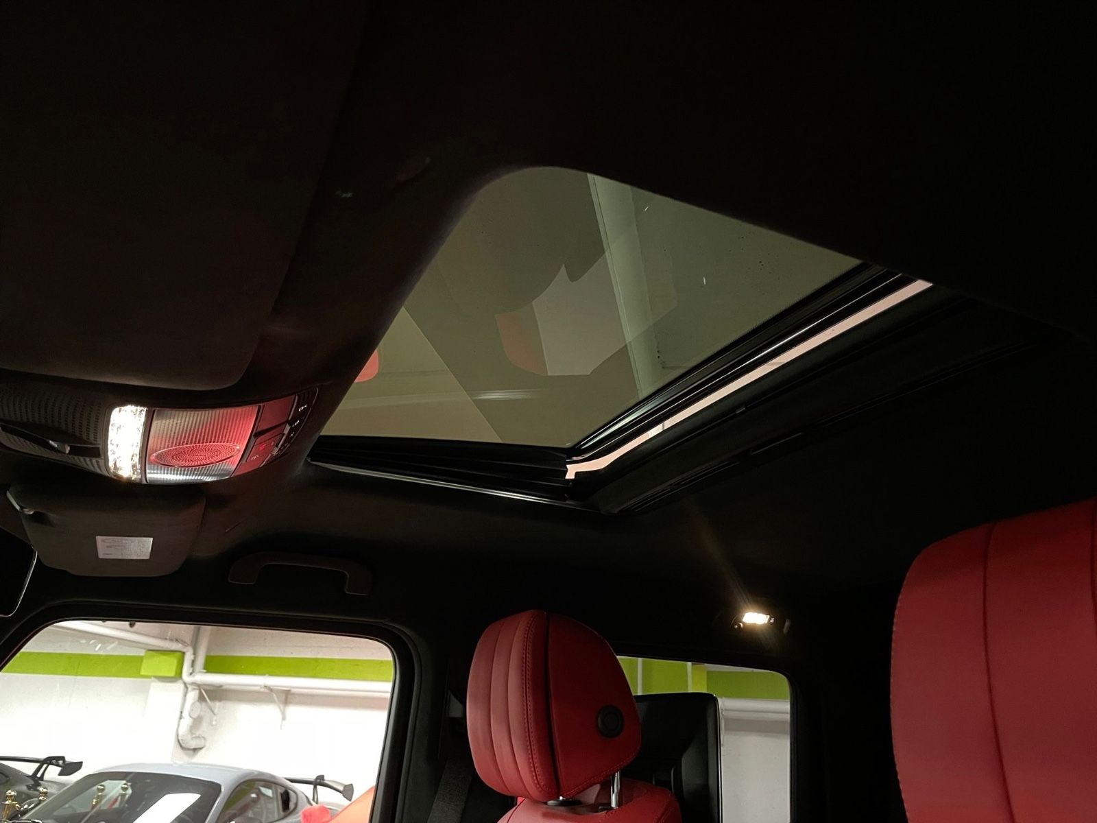 Fahrzeugabbildung Mercedes-Benz G 63 AMG RED INT CARBON NIGHTPACKII MASSAGE FULL