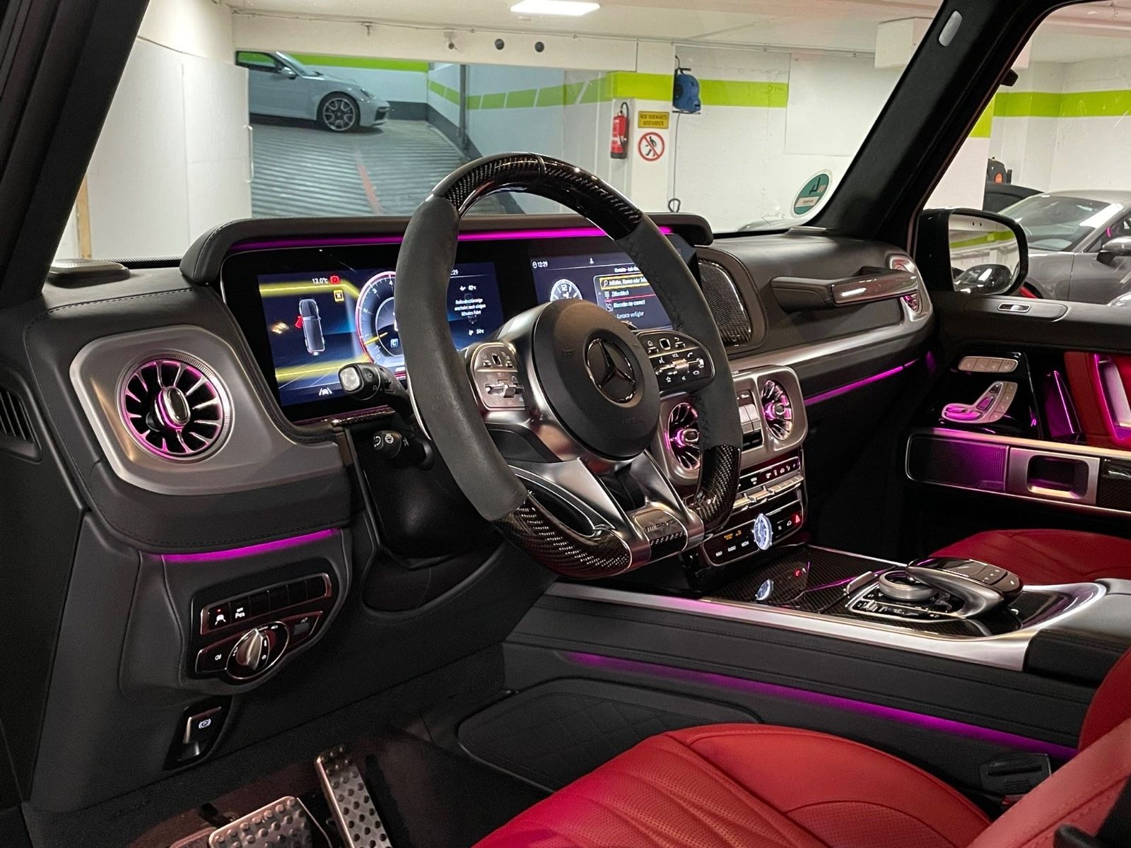 Fahrzeugabbildung Mercedes-Benz G 63 AMG RED INT CARBON NIGHTPACKII MASSAGE FULL