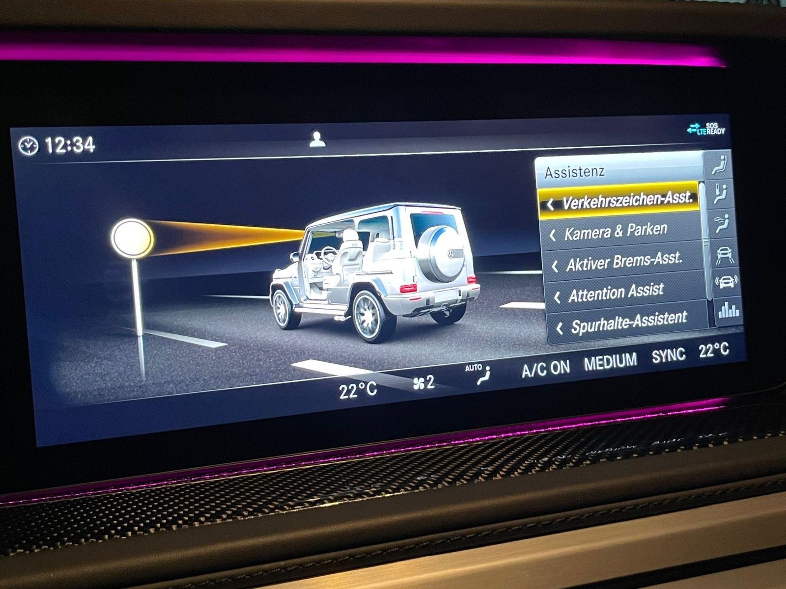 Fahrzeugabbildung Mercedes-Benz G 63 AMG RED INT CARBON NIGHTPACKII MASSAGE FULL