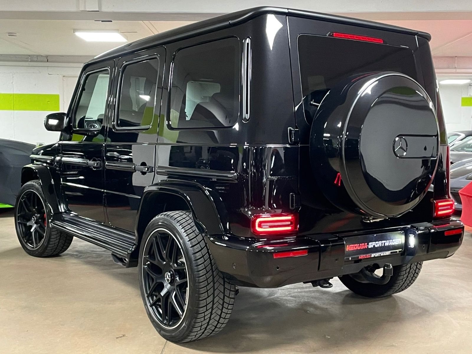 Fahrzeugabbildung Mercedes-Benz G 63 AMG RED INT CARBON NIGHTPACKII MASSAGE FULL