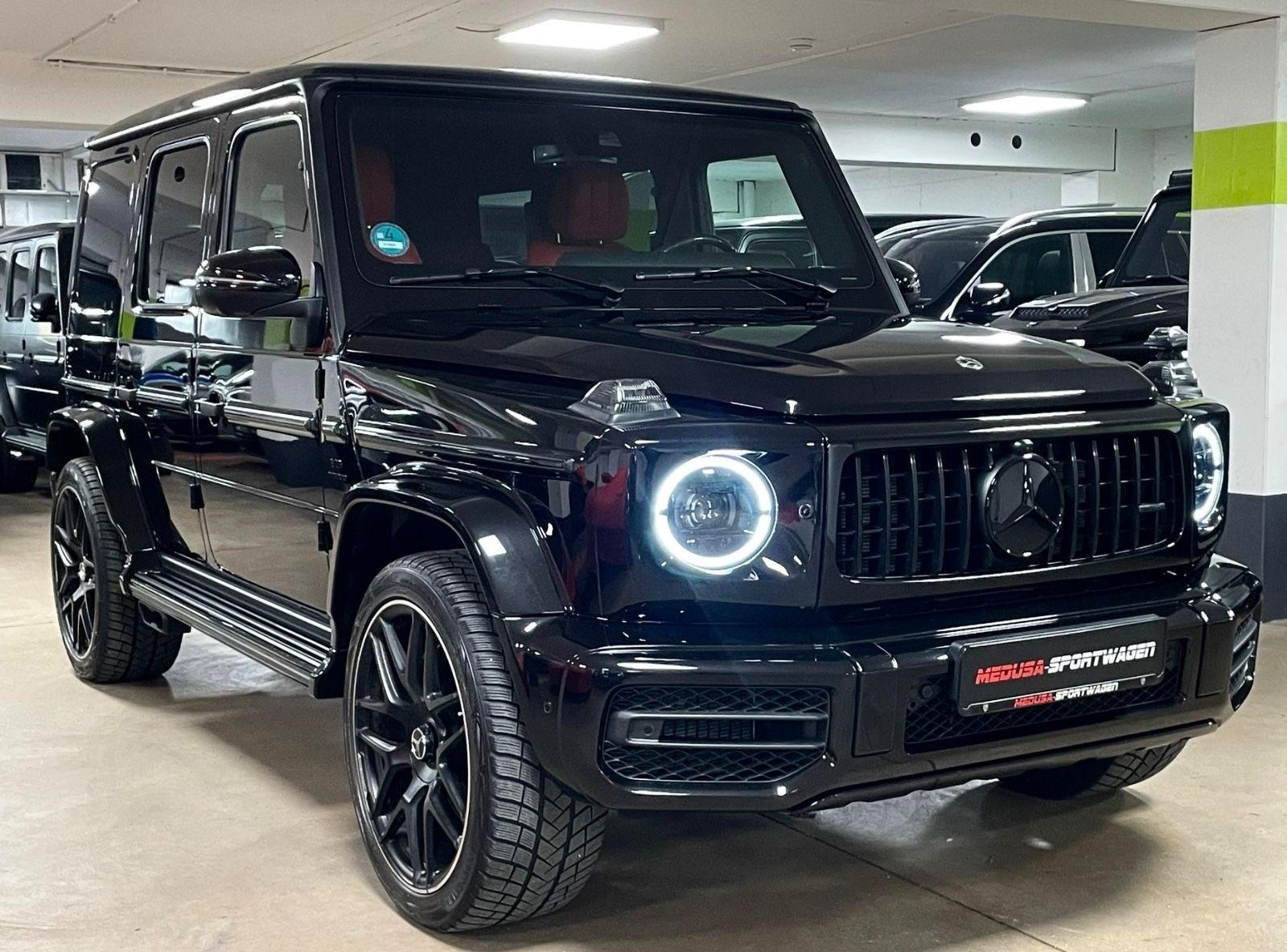 Fahrzeugabbildung Mercedes-Benz G 63 AMG RED INT CARBON NIGHTPACKII MASSAGE FULL