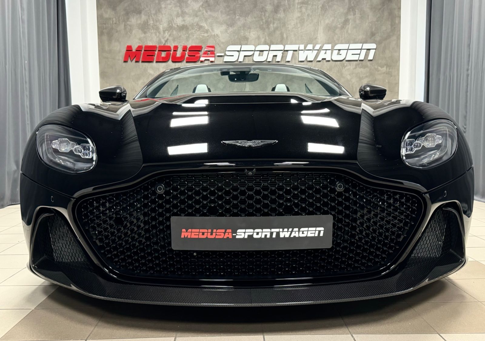 Fahrzeugabbildung Aston Martin DBS V12 770 ULTIMATE VOLANTE 1OF199 EXLUSIV NEW!