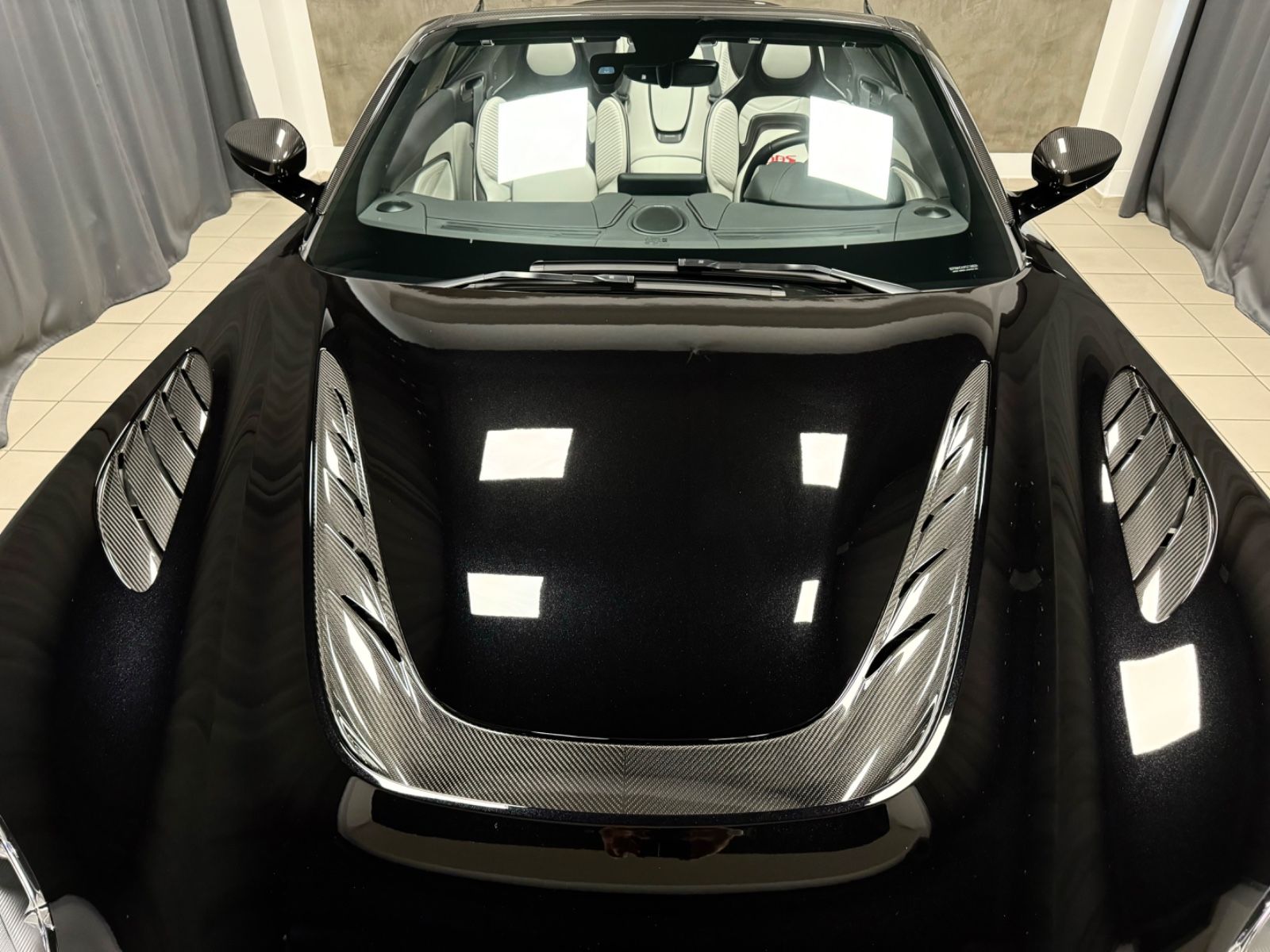 Fahrzeugabbildung Aston Martin DBS V12 770 ULTIMATE VOLANTE 1OF199 EXLUSIV NEW!