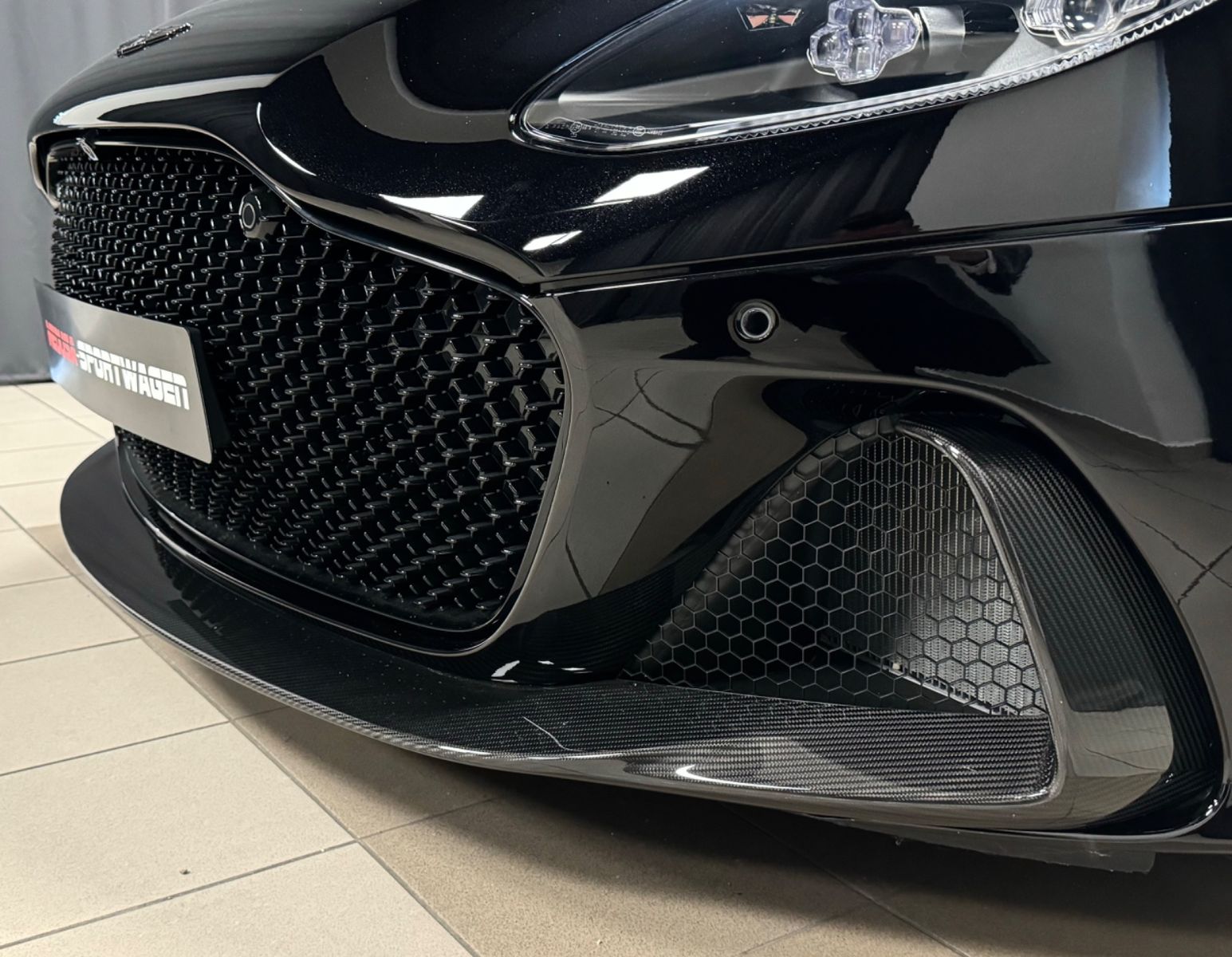 Fahrzeugabbildung Aston Martin DBS V12 770 ULTIMATE VOLANTE 1OF199 EXLUSIV NEW!