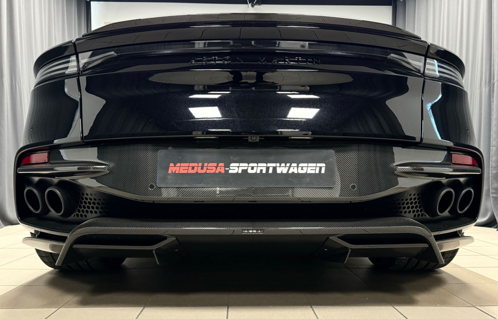 Fahrzeugabbildung Aston Martin DBS V12 770 ULTIMATE VOLANTE 1OF199 EXLUSIV NEW!