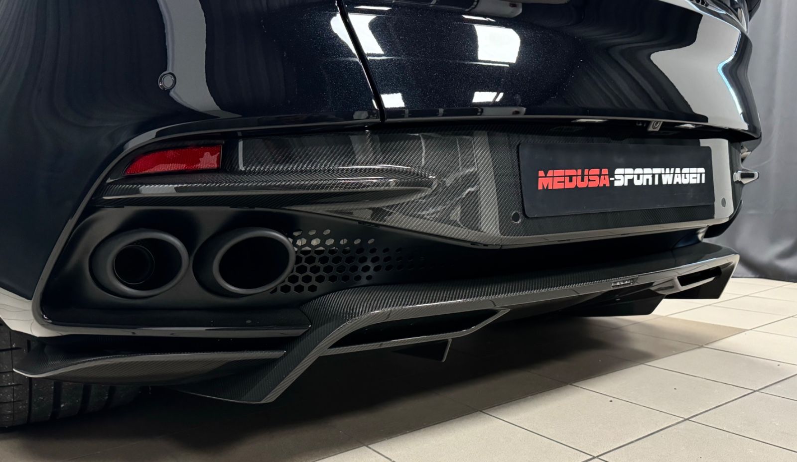 Fahrzeugabbildung Aston Martin DBS V12 770 ULTIMATE VOLANTE 1OF199 EXLUSIV NEW!